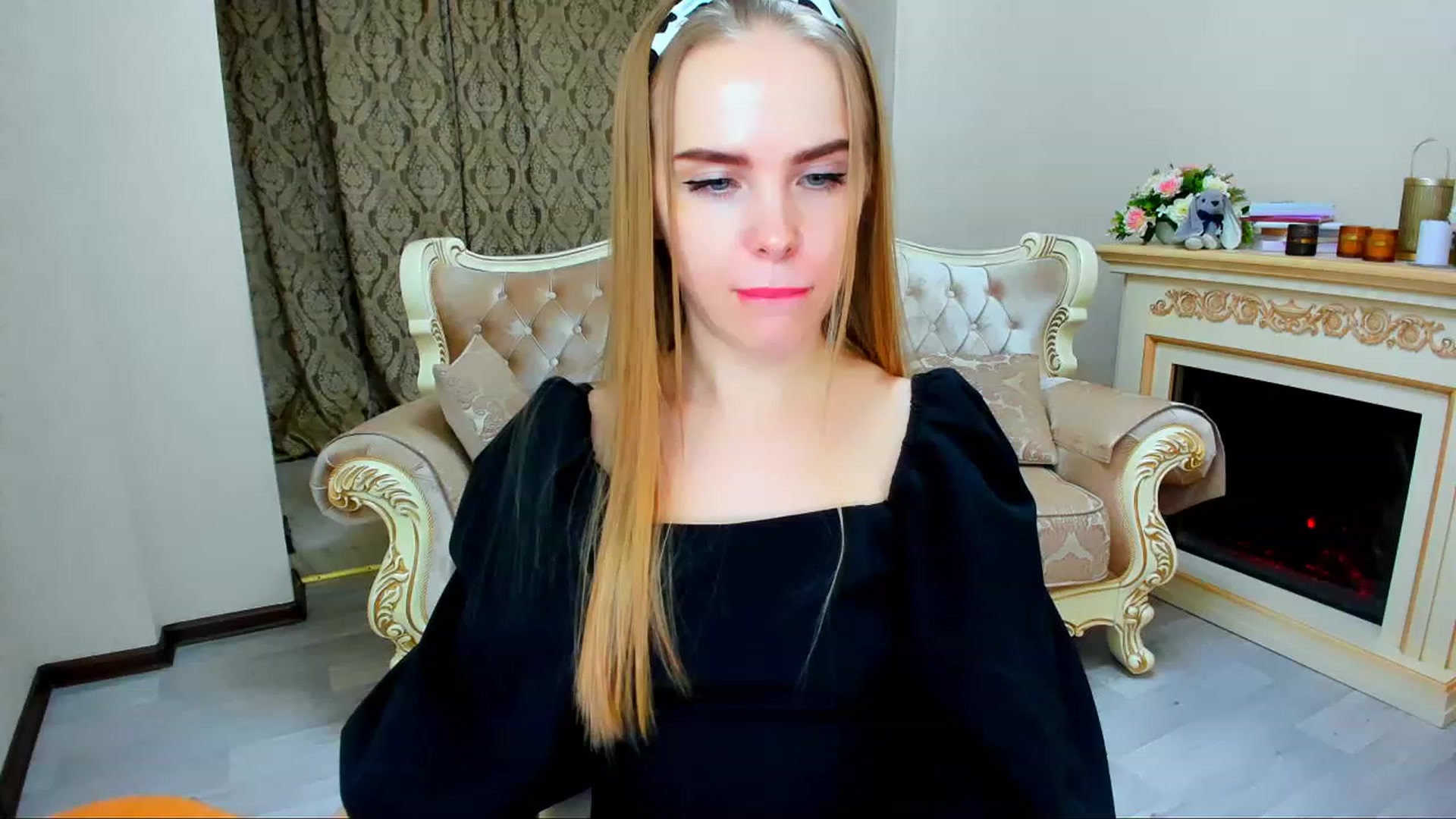 Gallery image thumbnail from Honey_Lucky's myfreecams stream on, 11/26/2023, 12:44 image 4 of 20