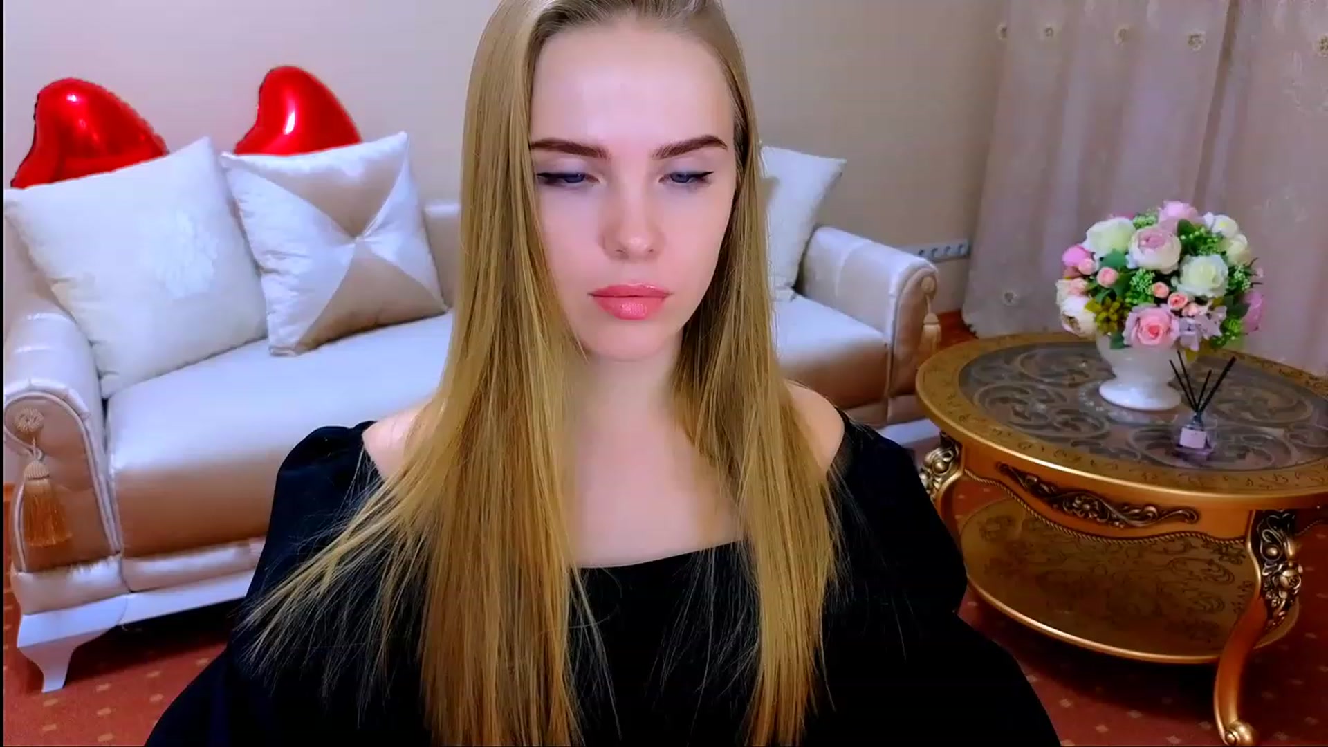 Gallery image thumbnail from Honey_Lucky's myfreecams stream on, 11/26/2023, 16:17 image 2 of 20