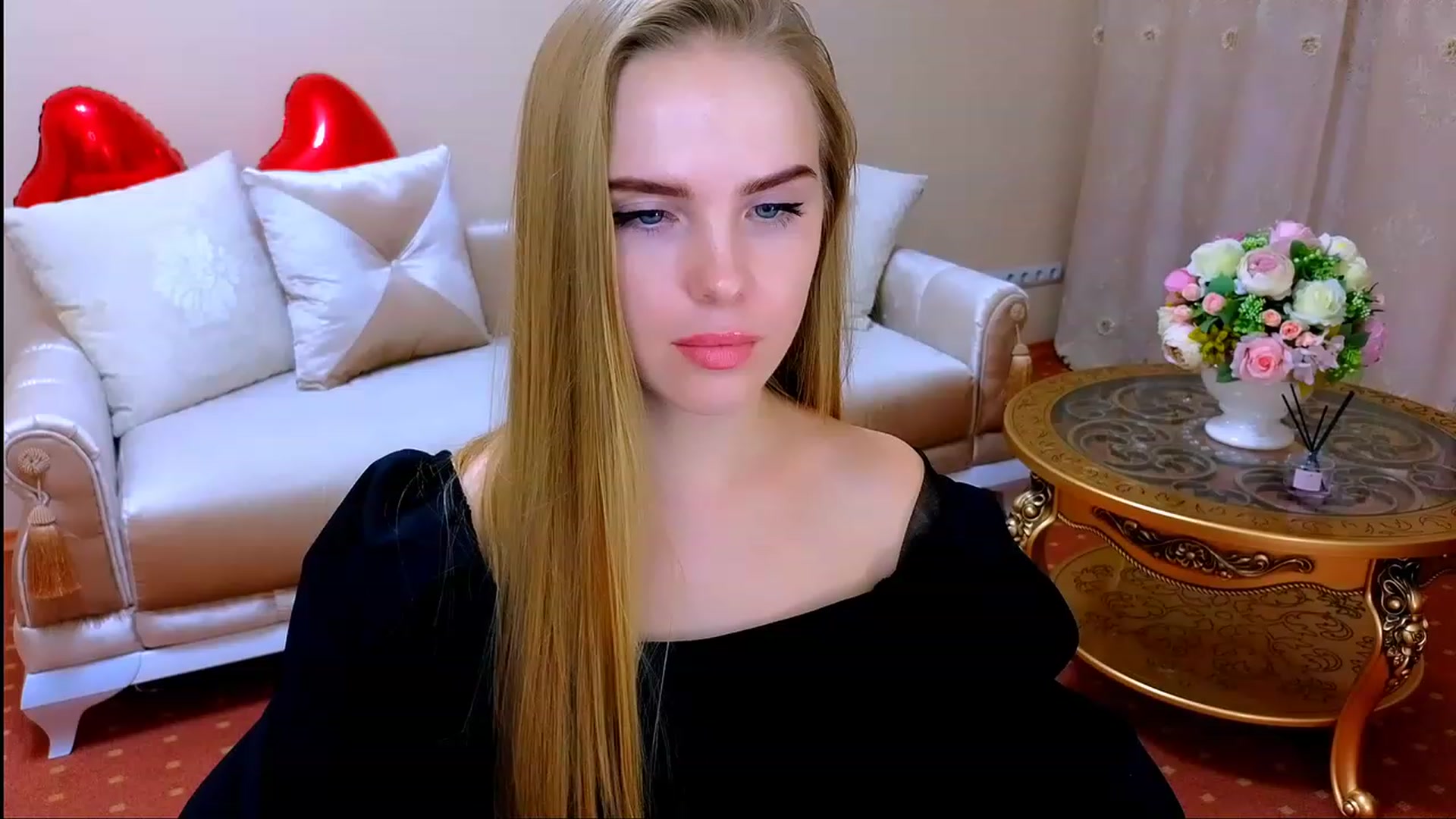 Gallery image thumbnail from Honey_Lucky's myfreecams stream on, 11/26/2023, 16:17 image 16 of 20