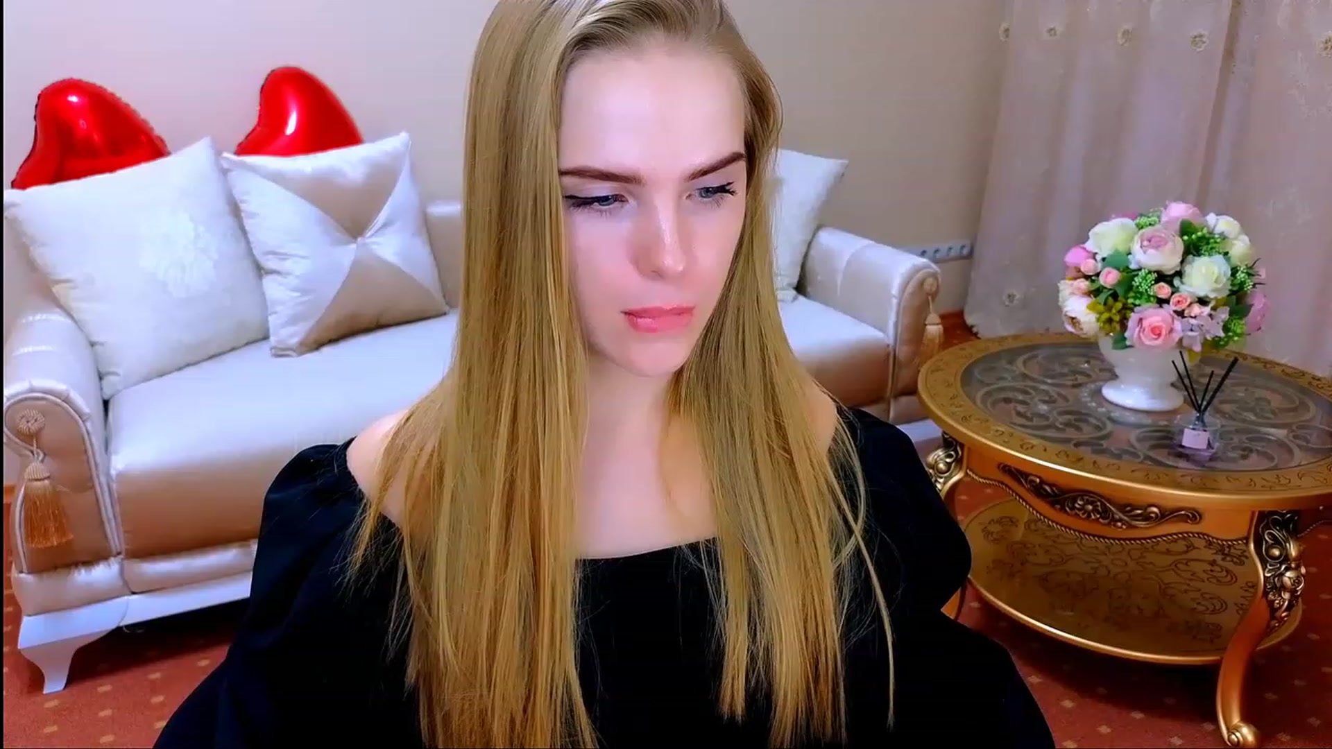 Gallery image thumbnail from Honey_Lucky's myfreecams stream on, 11/26/2023, 16:17 image 7 of 20