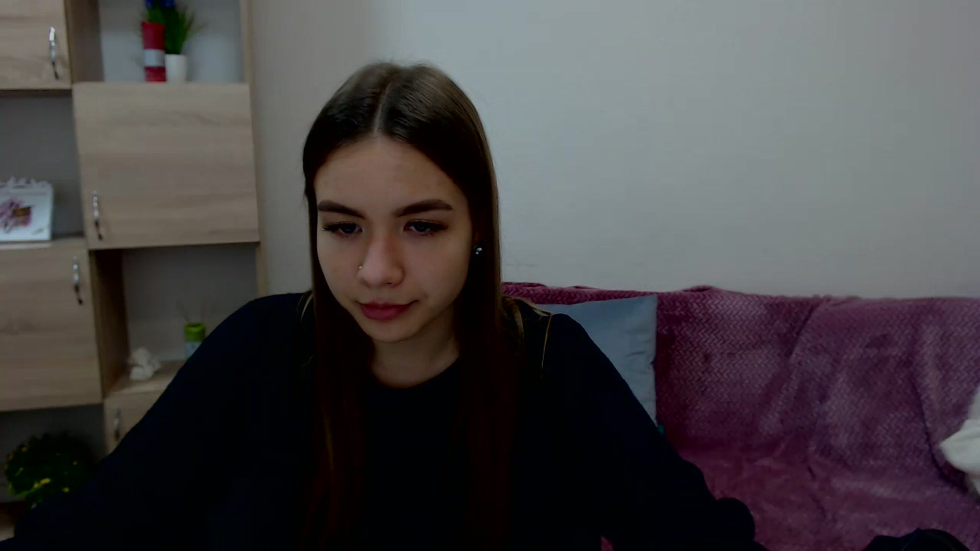 Gallery image thumbnail from Honey_MFC's myfreecams stream on, 12/25/2022, 17:00 image 15 of 20