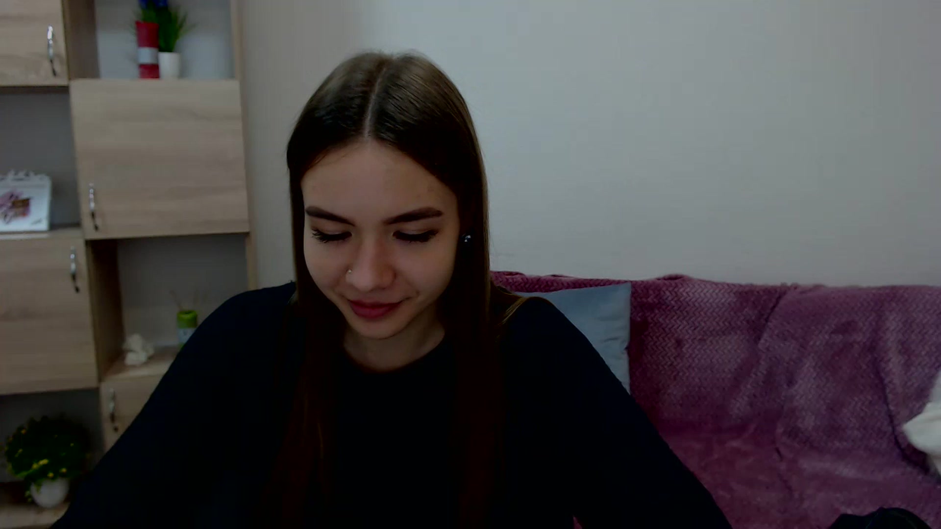 Gallery image thumbnail from Honey_MFC's myfreecams stream on, 12/25/2022, 17:00 image 10 of 20