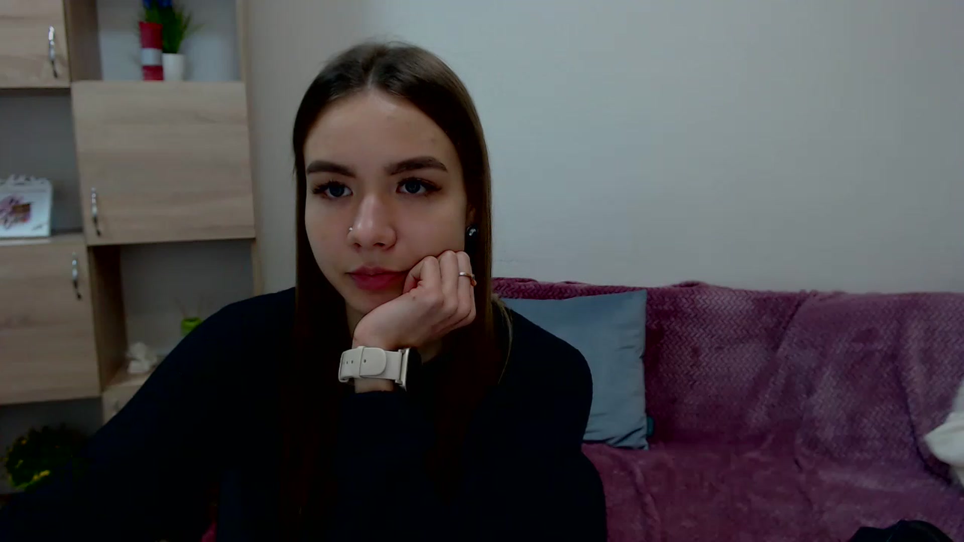 Gallery image thumbnail from Honey_MFC's myfreecams stream on, 12/25/2022, 17:00 image 2 of 20