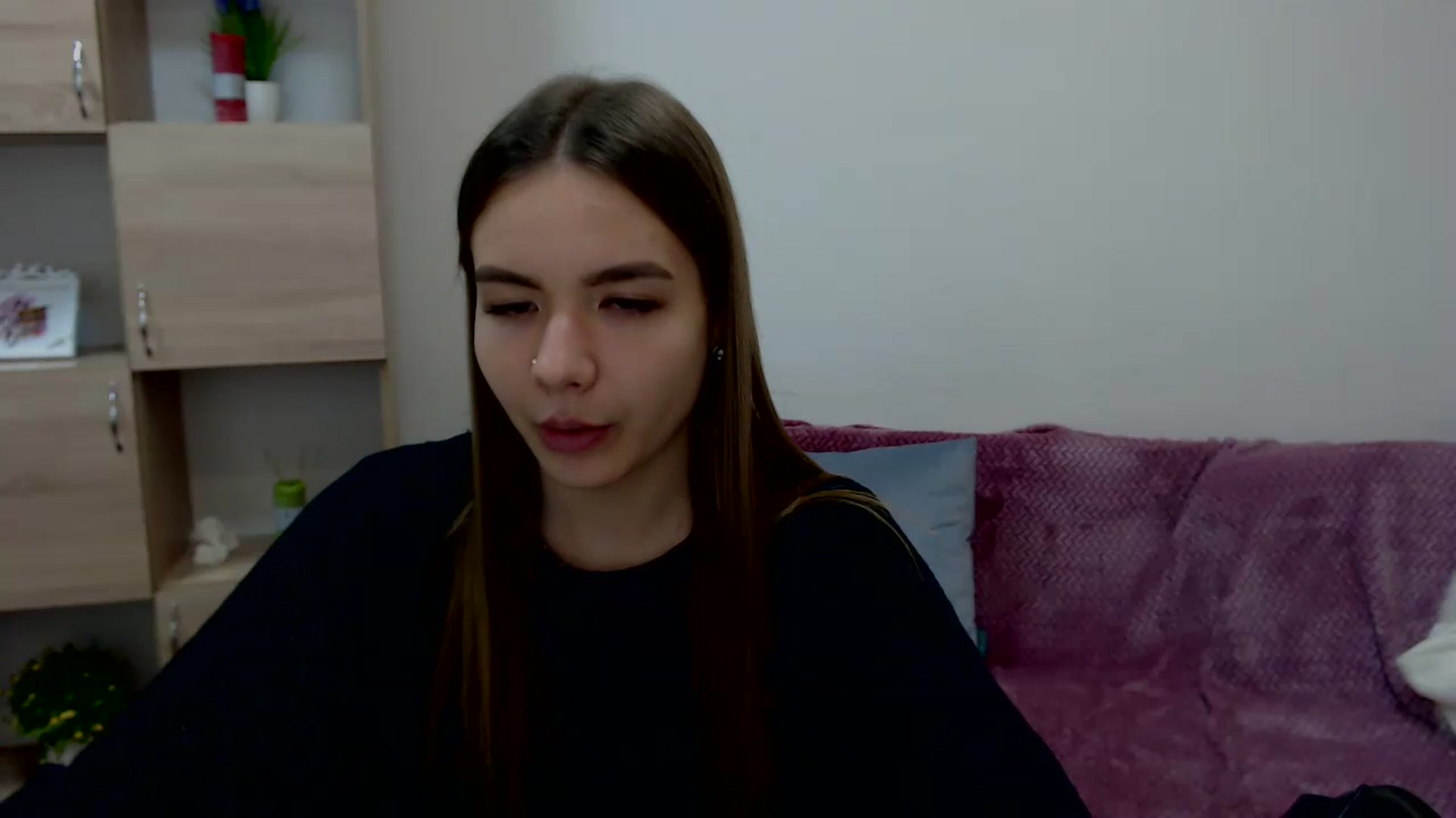 Gallery image thumbnail from Honey_MFC's myfreecams stream on, 12/25/2022, 17:00 image 9 of 20