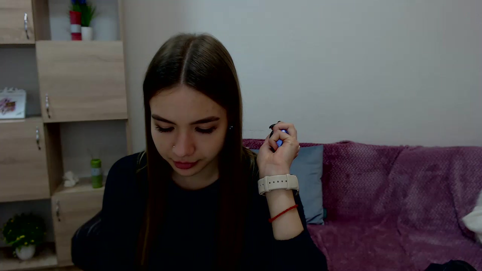 Gallery image thumbnail from Honey_MFC's myfreecams stream on, 12/25/2022, 17:00 image 12 of 20