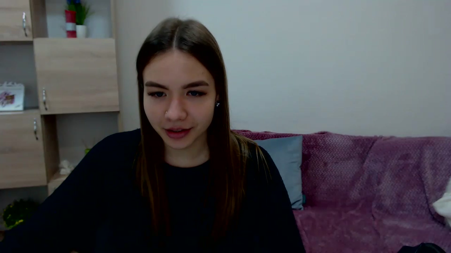 Gallery image thumbnail from Honey_MFC's myfreecams stream on, 12/25/2022, 17:00 image 11 of 20