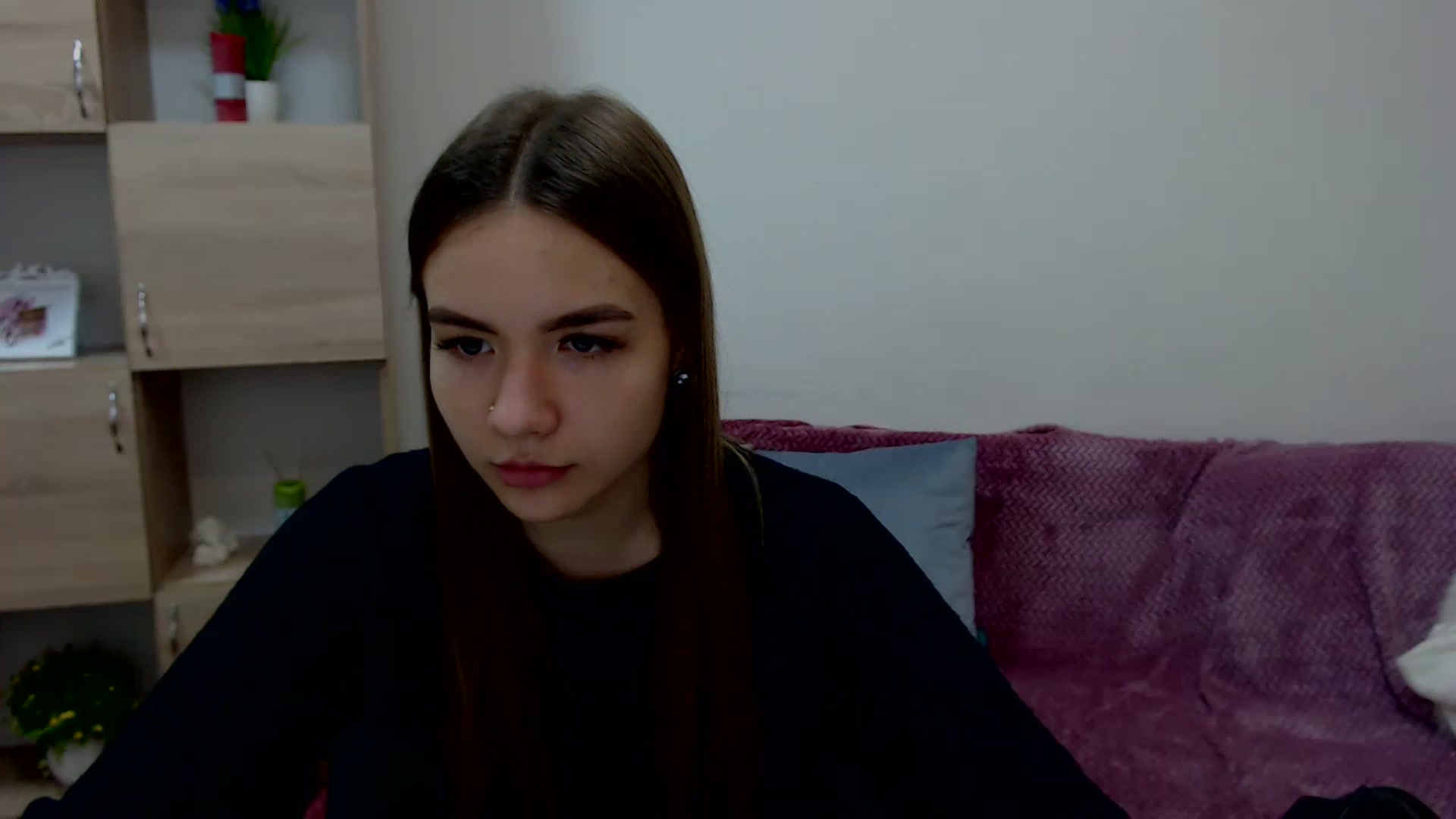 Gallery image thumbnail from Honey_MFC's myfreecams stream on, 12/25/2022, 17:00 image 7 of 20