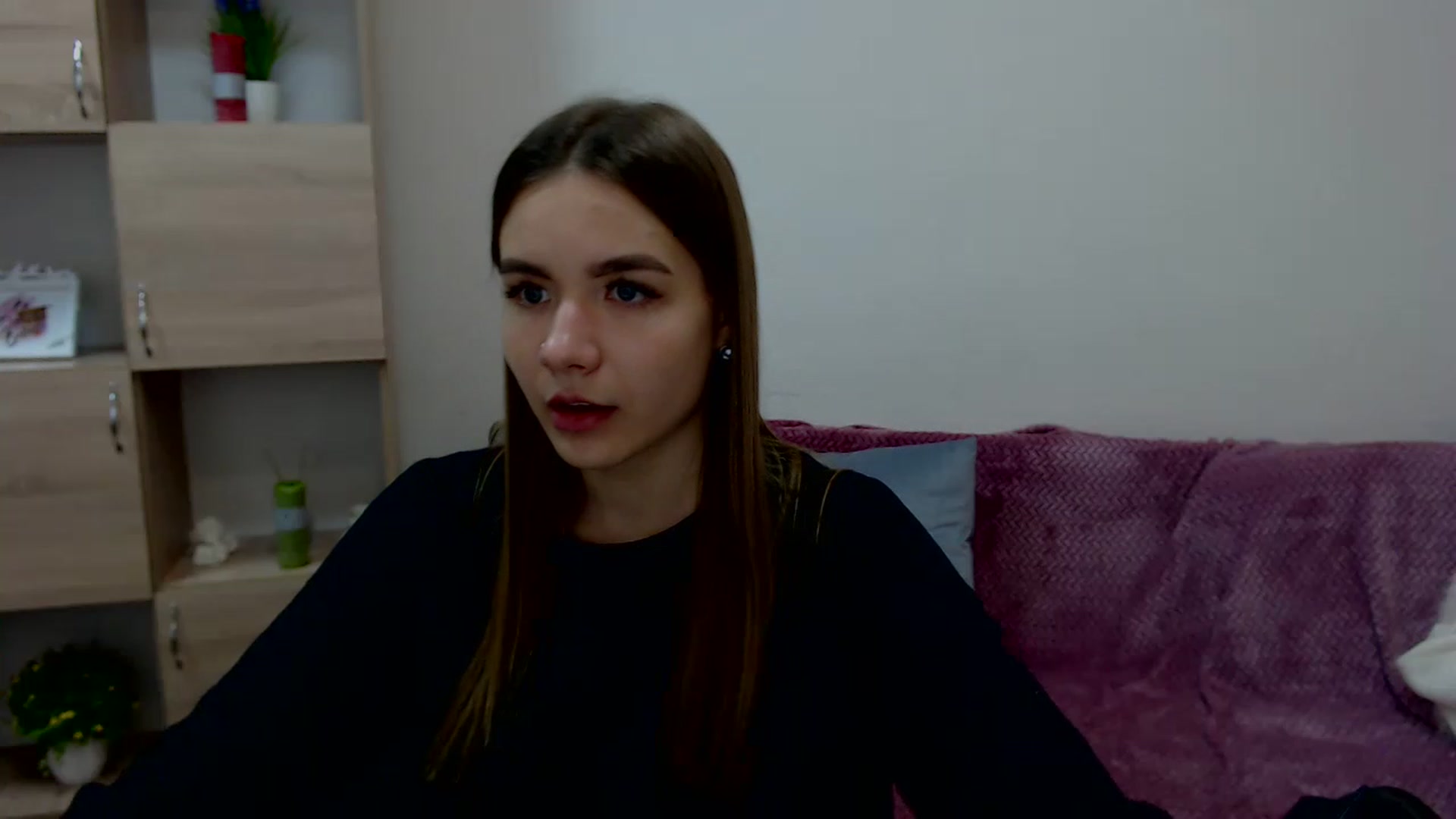 Gallery image thumbnail from Honey_MFC's myfreecams stream on, 12/25/2022, 17:00 image 14 of 20