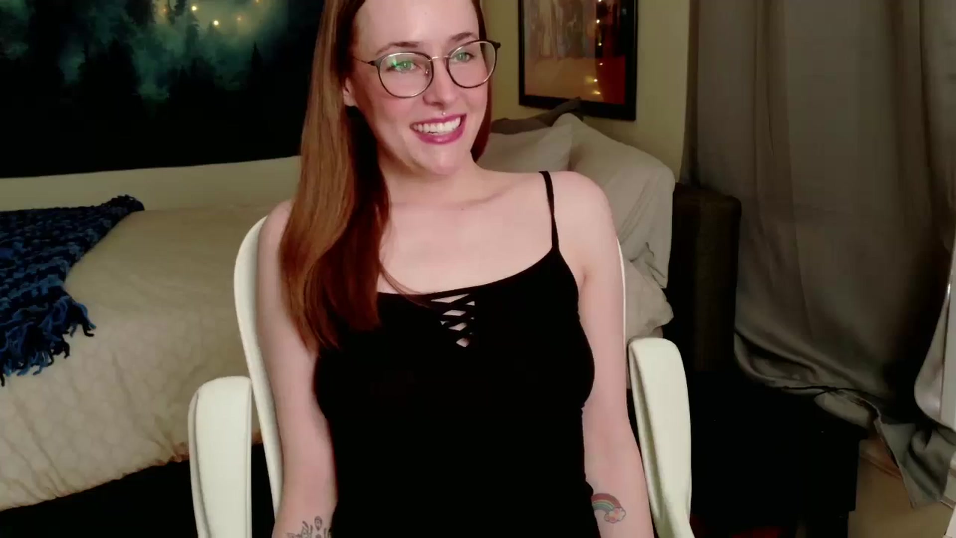 Gallery image thumbnail from Honey_bunny18's myfreecams stream on, 09/16/2024, 17:00 image 3 of 20