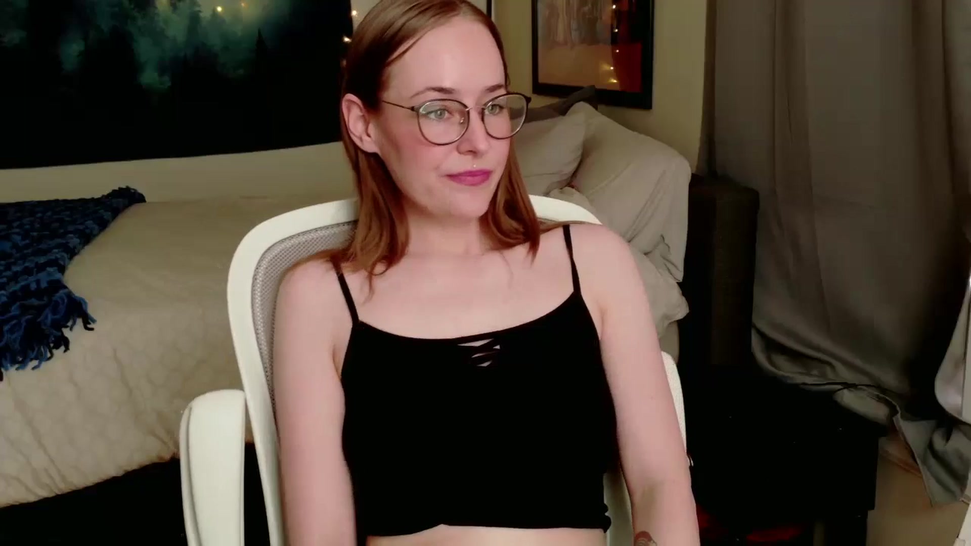 Gallery image thumbnail from Honey_bunny18's myfreecams stream on, 09/16/2024, 17:00 image 7 of 20