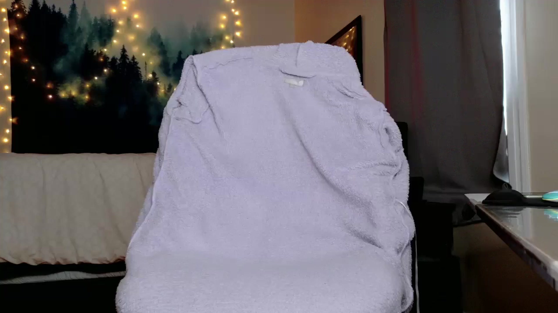 Gallery image thumbnail from Honey_bunny18's myfreecams stream on, 09/23/2024, 19:50 image 12 of 20