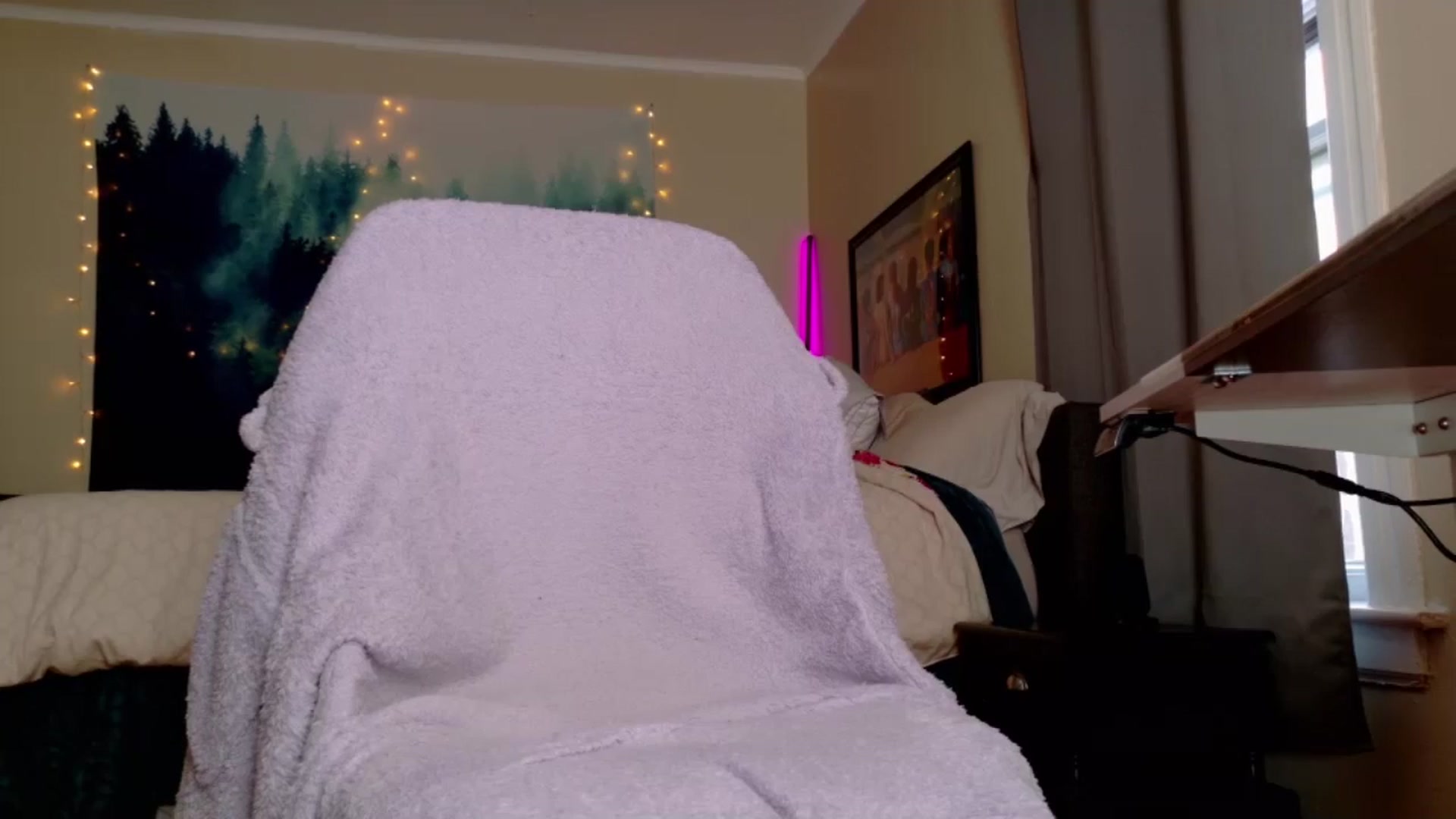 Gallery image thumbnail from Honey_bunny18's myfreecams stream on, 09/30/2024, 18:56 image 13 of 20