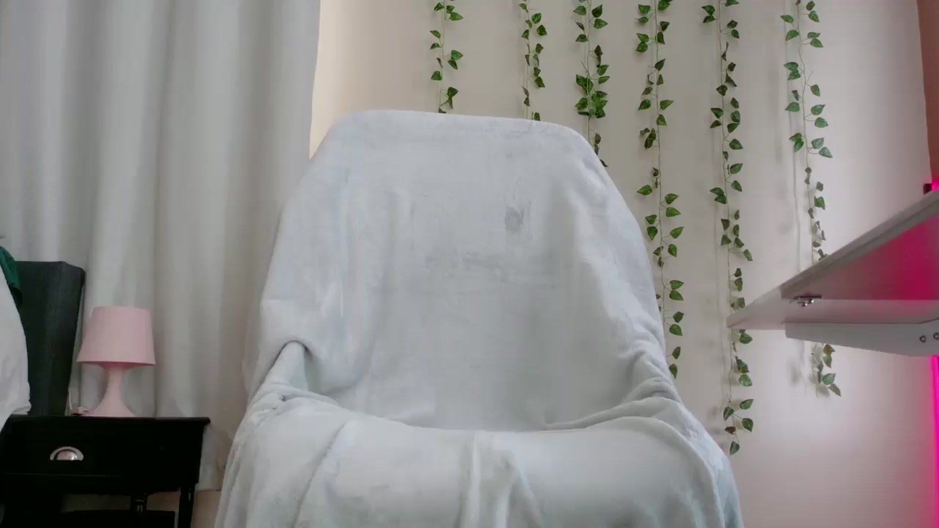 Gallery image thumbnail from Honey_bunny18's myfreecams stream on, 07/10/2025, 18:34 image 5 of 20