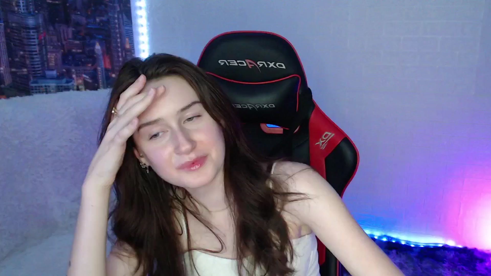 Gallery image thumbnail from Honey_dream's myfreecams stream on, 08/12/2024, 24:39 image 2 of 20