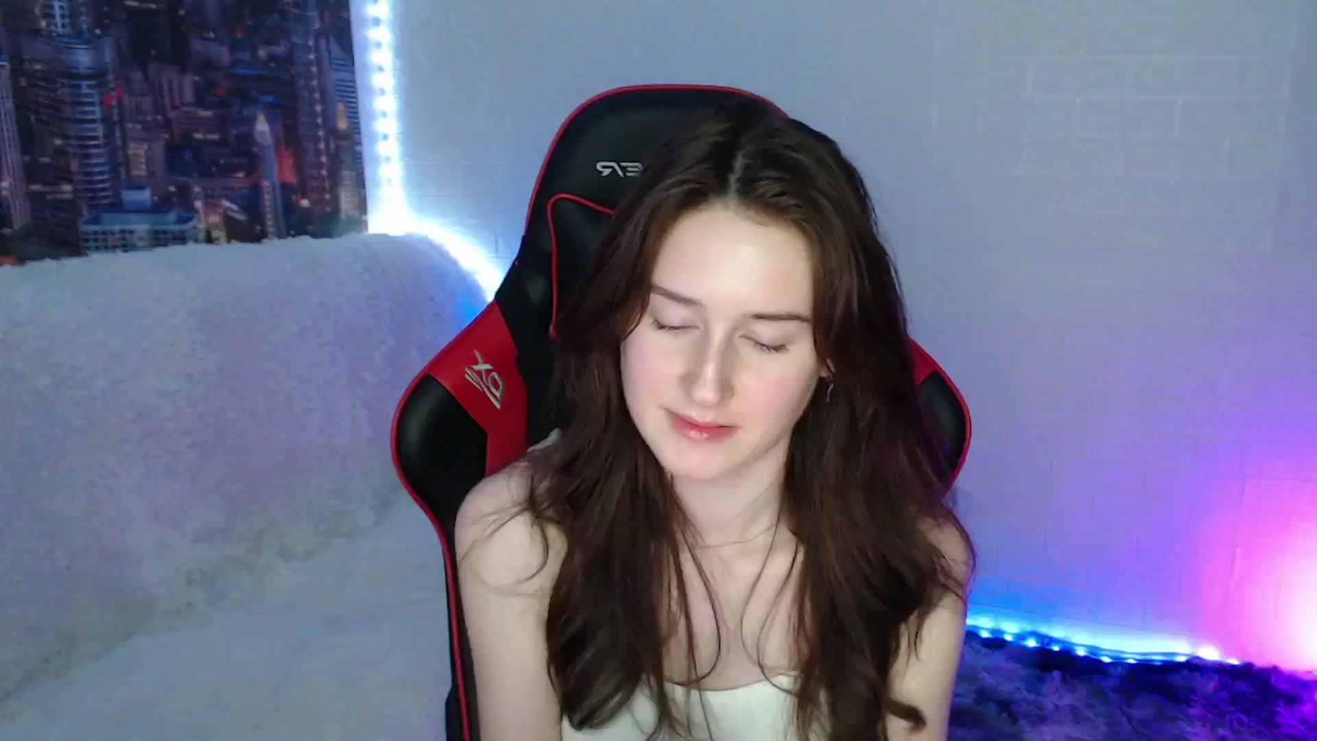 Gallery image thumbnail from Honey_dream's myfreecams stream on, 08/12/2024, 24:39 image 4 of 20