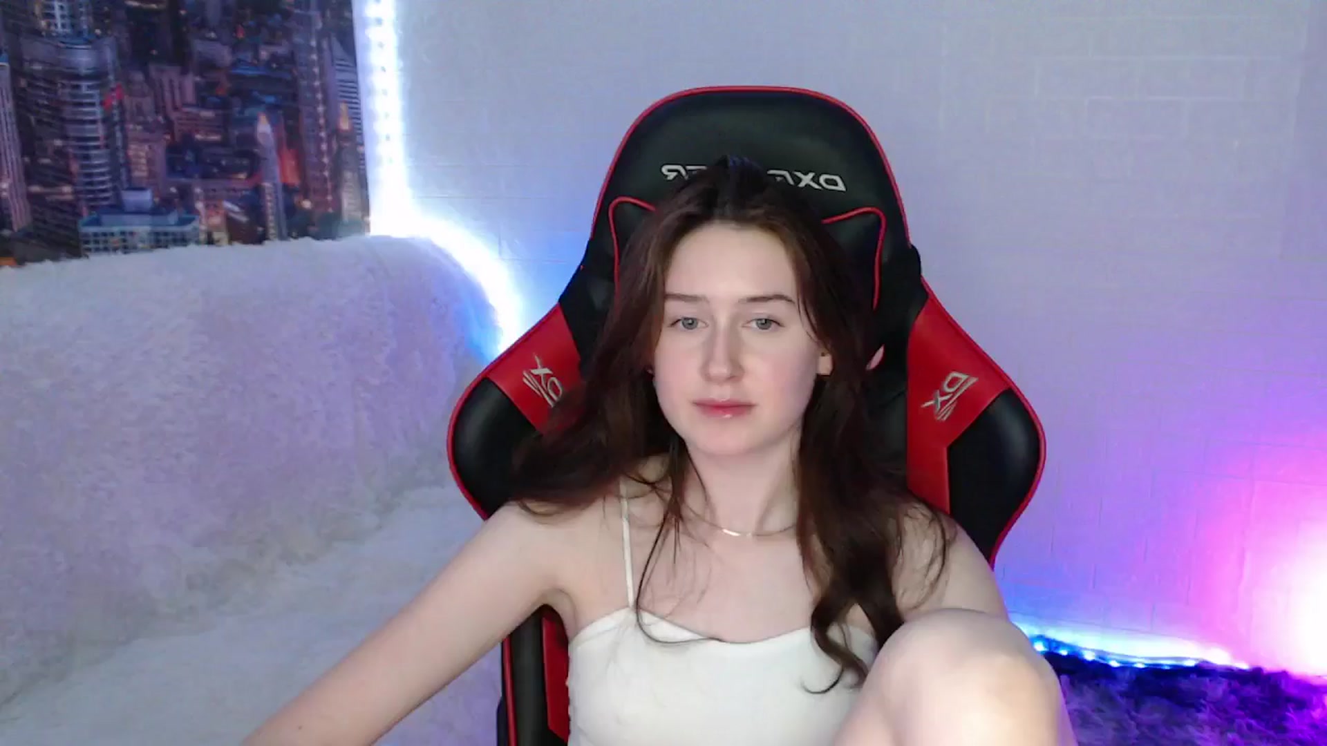 Gallery image thumbnail from Honey_dream's myfreecams stream on, 08/12/2024, 24:39 image 6 of 20