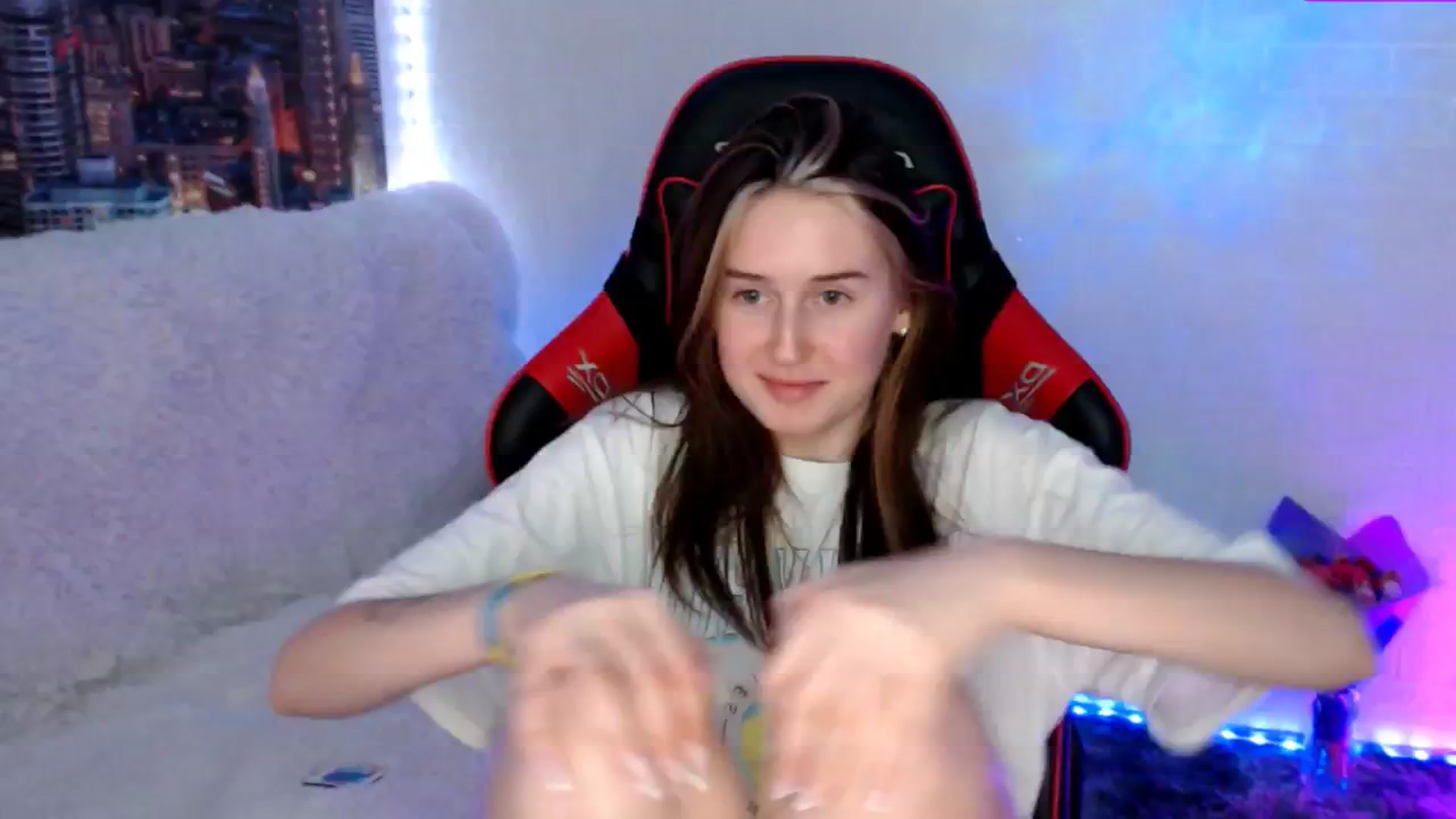 Gallery image thumbnail from Honey_dream's myfreecams stream on, 09/08/2024, 01:12 image 2 of 20