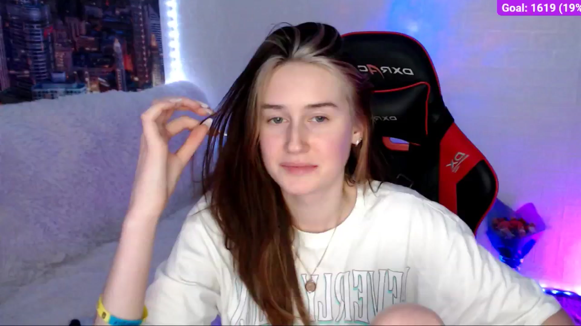Gallery image thumbnail from Honey_dream's myfreecams stream on, 09/08/2024, 01:12 image 7 of 20