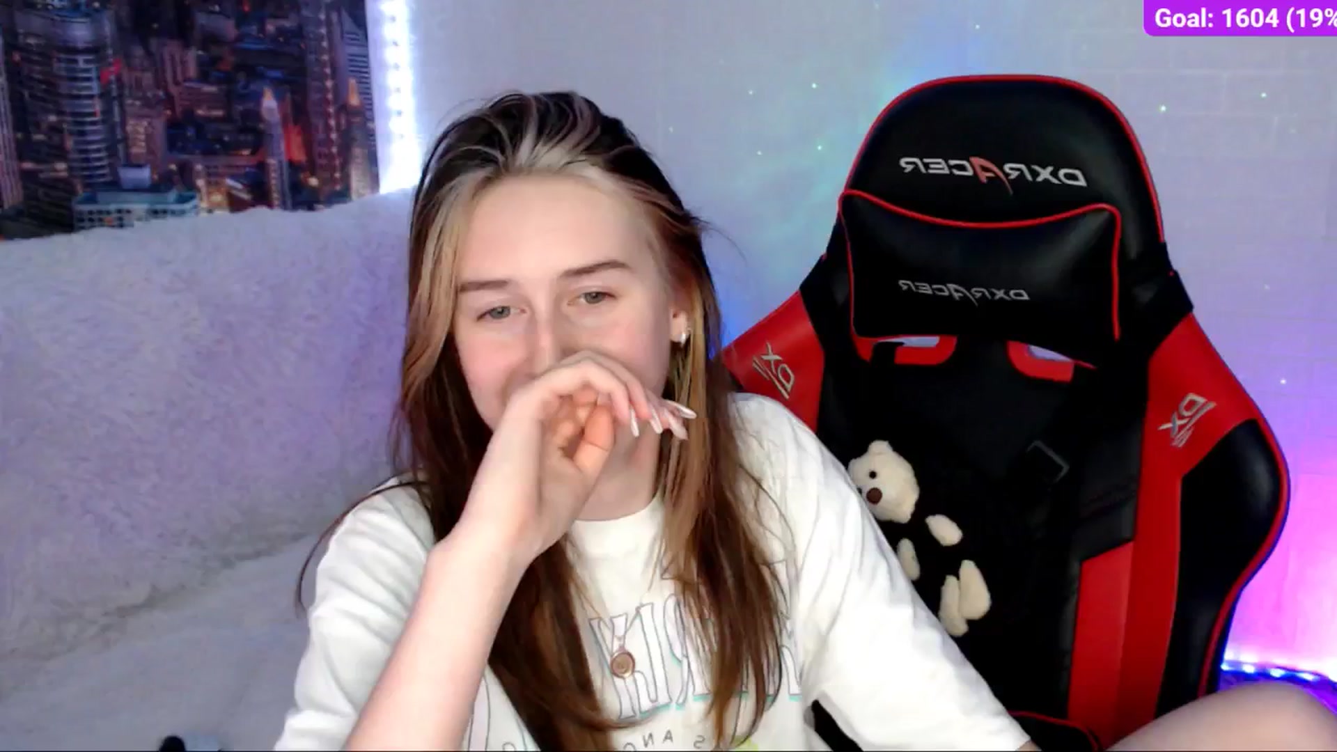 Gallery image thumbnail from Honey_dream's myfreecams stream on, 09/08/2024, 01:12 image 17 of 20