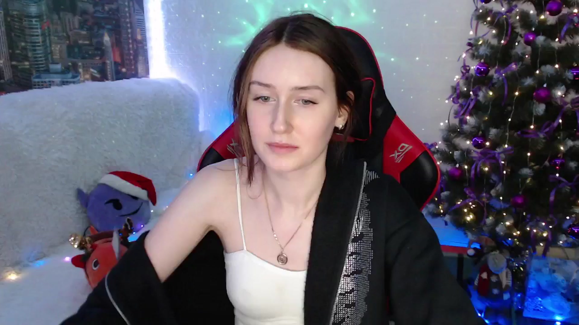 Gallery image thumbnail from Honey_dream's myfreecams stream on, 12/25/2024, 24:06 image 4 of 20