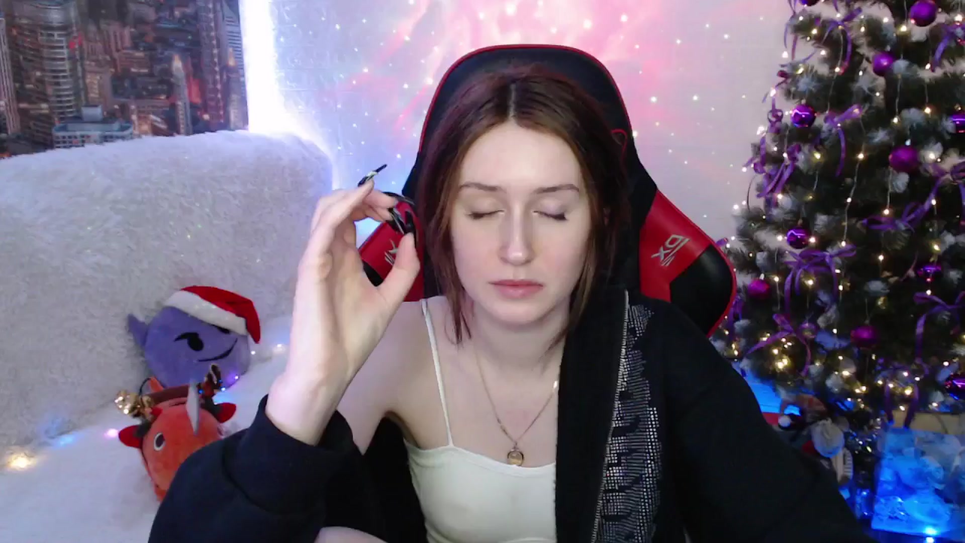Gallery image thumbnail from Honey_dream's myfreecams stream on, 12/25/2024, 24:06 image 3 of 20