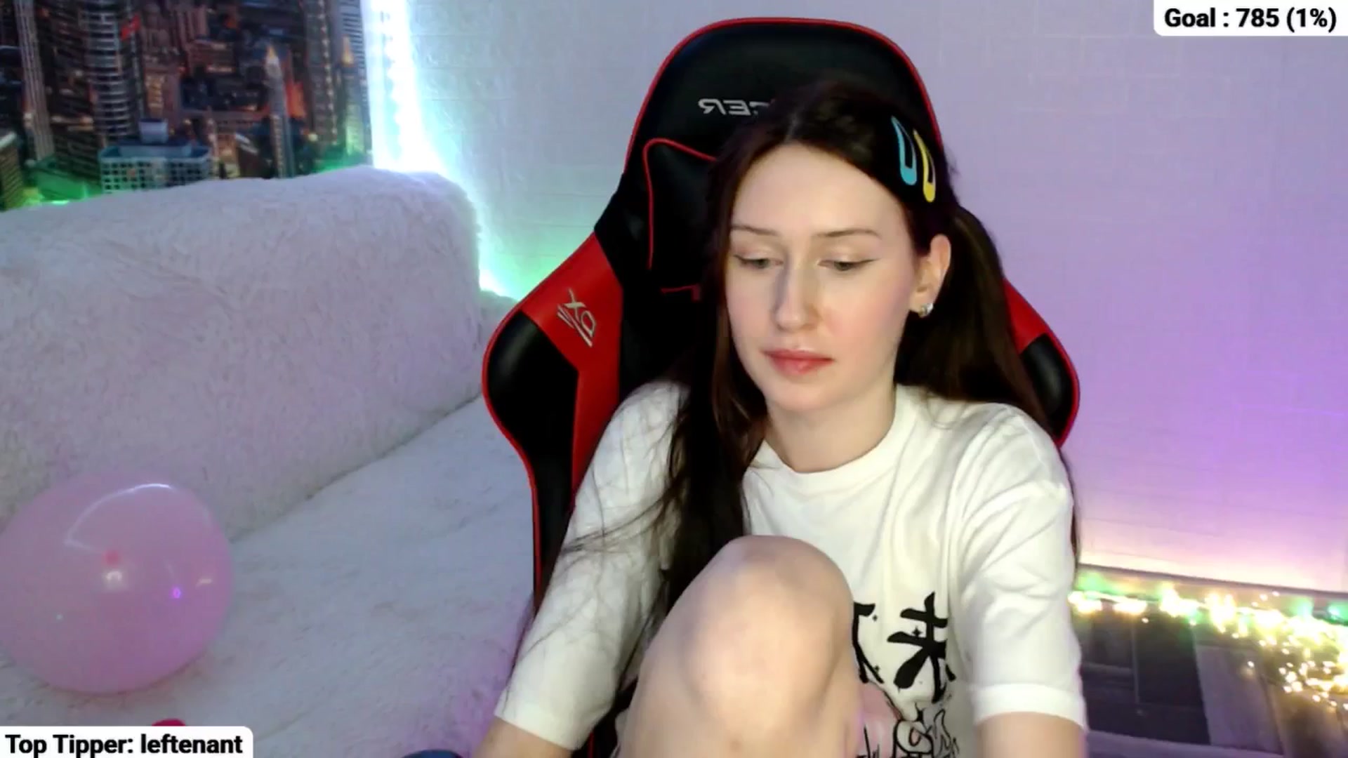 Gallery image thumbnail from Honey_dream's myfreecams stream on, 04/14/2025, 01:59 image 16 of 20