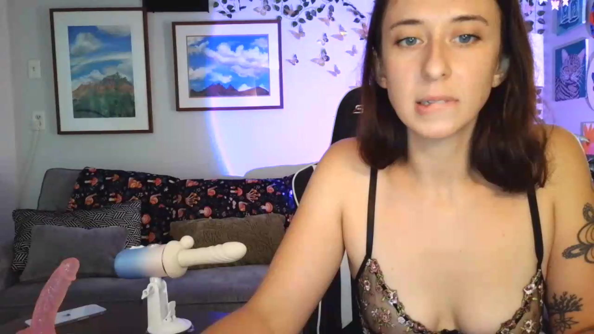 Gallery image thumbnail from Honey_luxxx's myfreecams stream on, 08/24/2026, 20:45 image 19 of 20