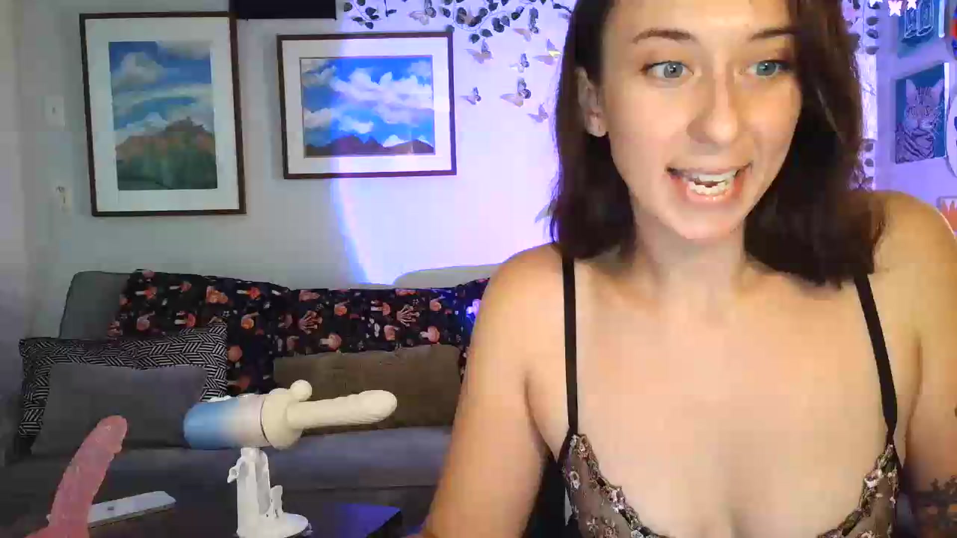 Gallery image thumbnail from Honey_luxxx's myfreecams stream on, 08/24/2026, 20:45 image 11 of 20