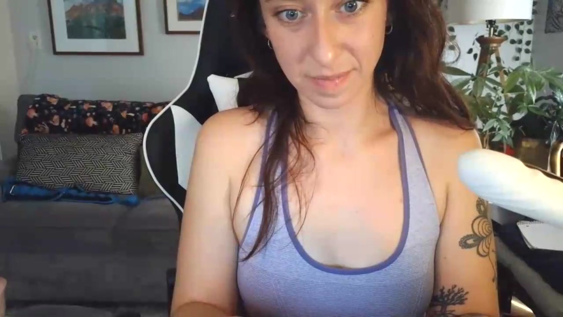 Gallery image thumbnail from Honey_luxxx's myfreecams stream on, 08/26/2026, 20:36 image 17 of 20