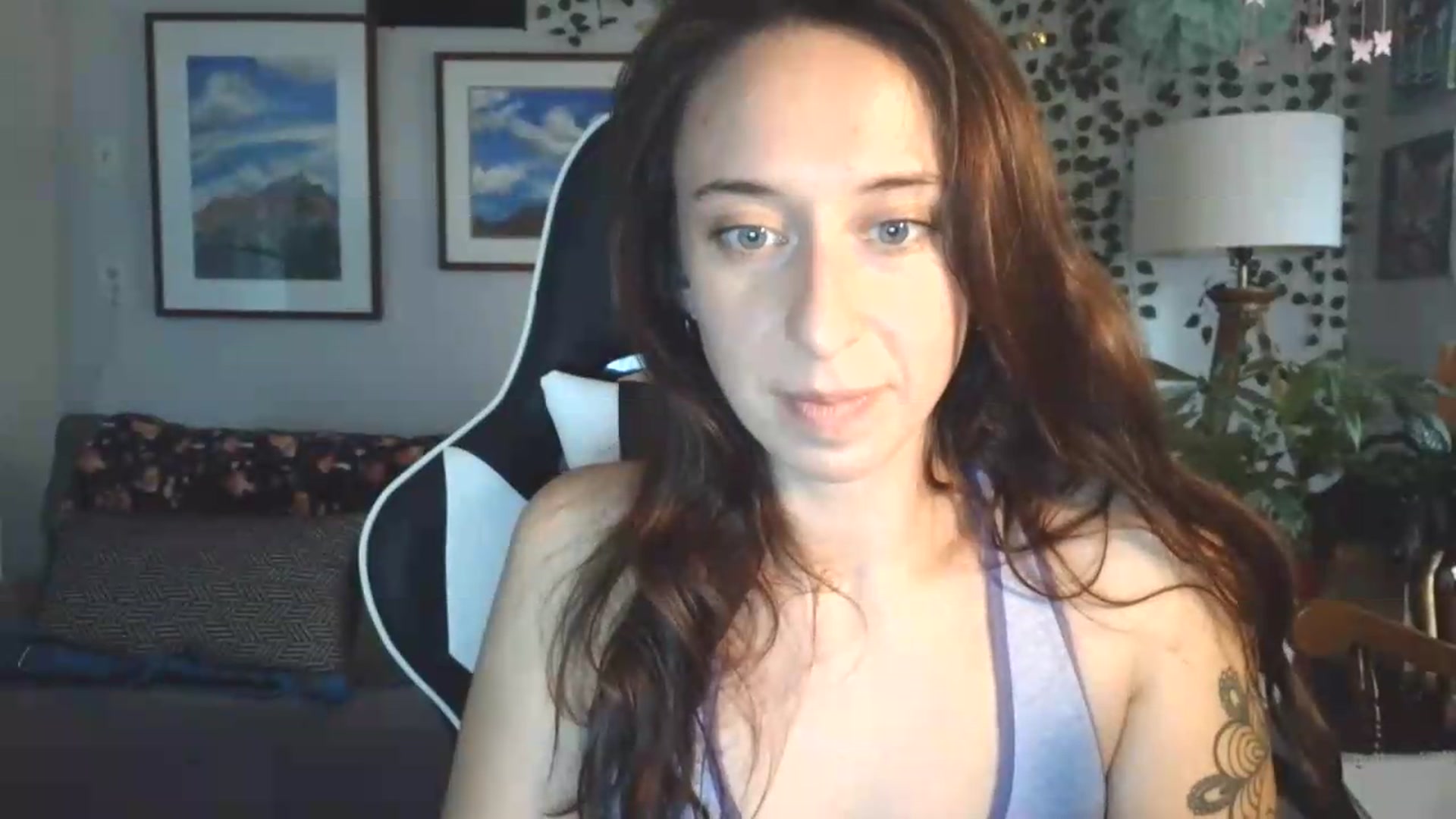 Gallery image thumbnail from Honey_luxxx's myfreecams stream on, 08/26/2026, 20:36 image 8 of 20