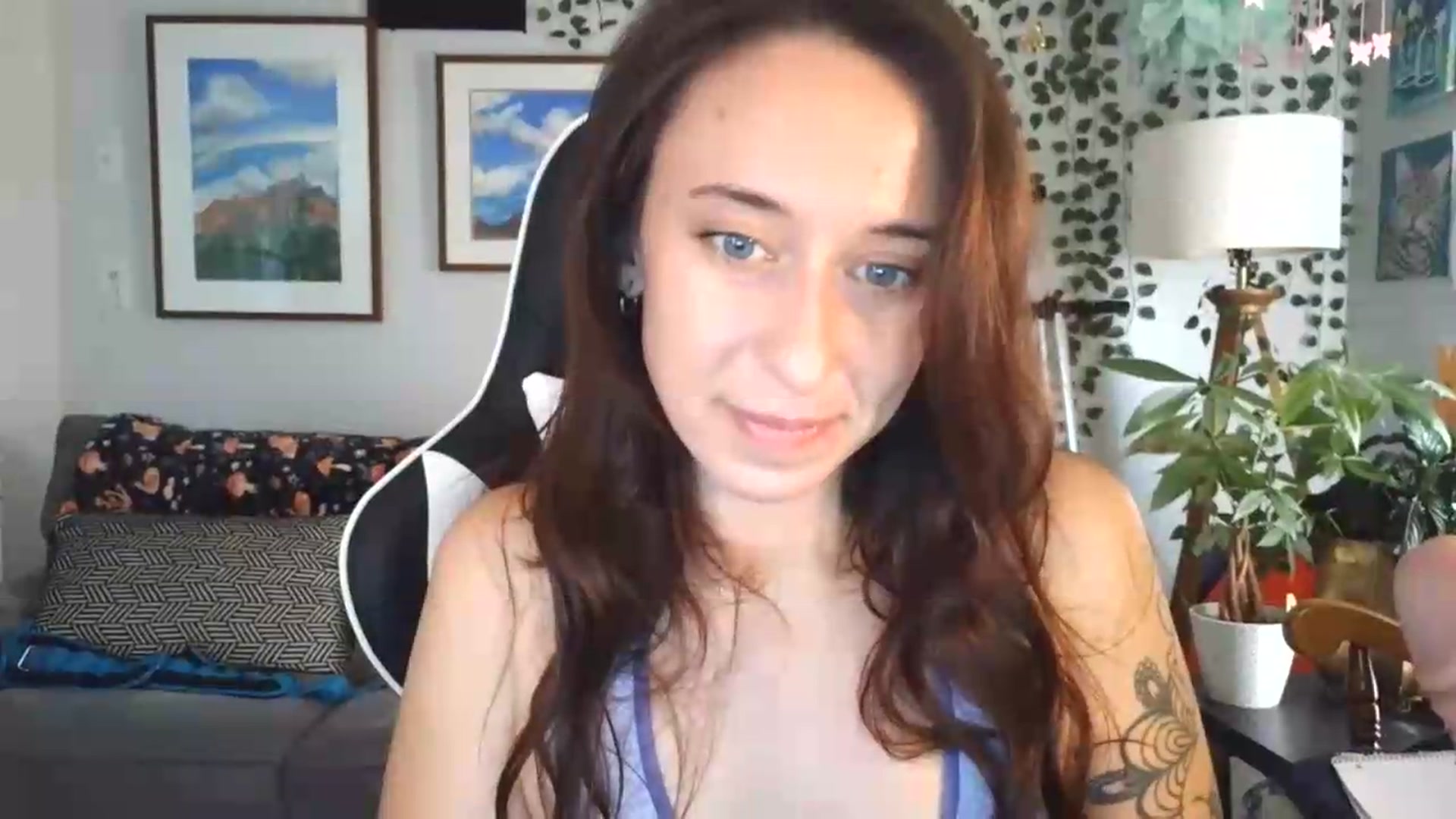 Gallery image thumbnail from Honey_luxxx's myfreecams stream on, 08/26/2026, 20:36 image 10 of 20