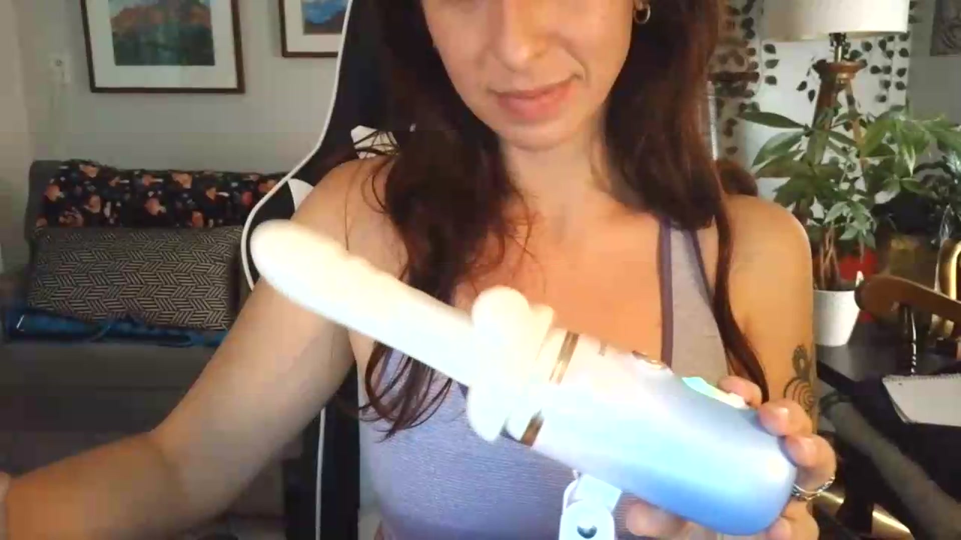 Gallery image thumbnail from Honey_luxxx's myfreecams stream on, 08/26/2026, 20:36 image 16 of 20