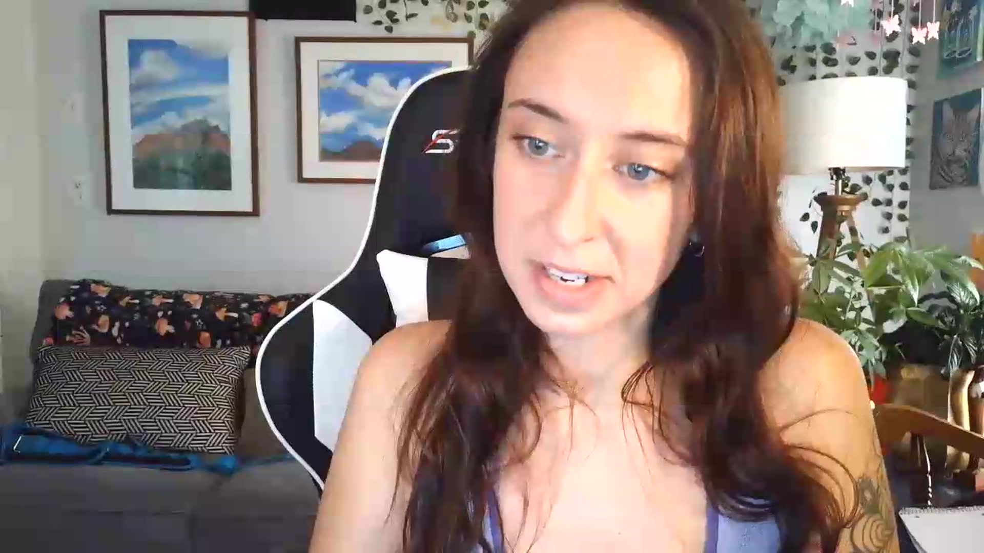 Gallery image thumbnail from Honey_luxxx's myfreecams stream on, 08/26/2026, 20:36 image 7 of 20