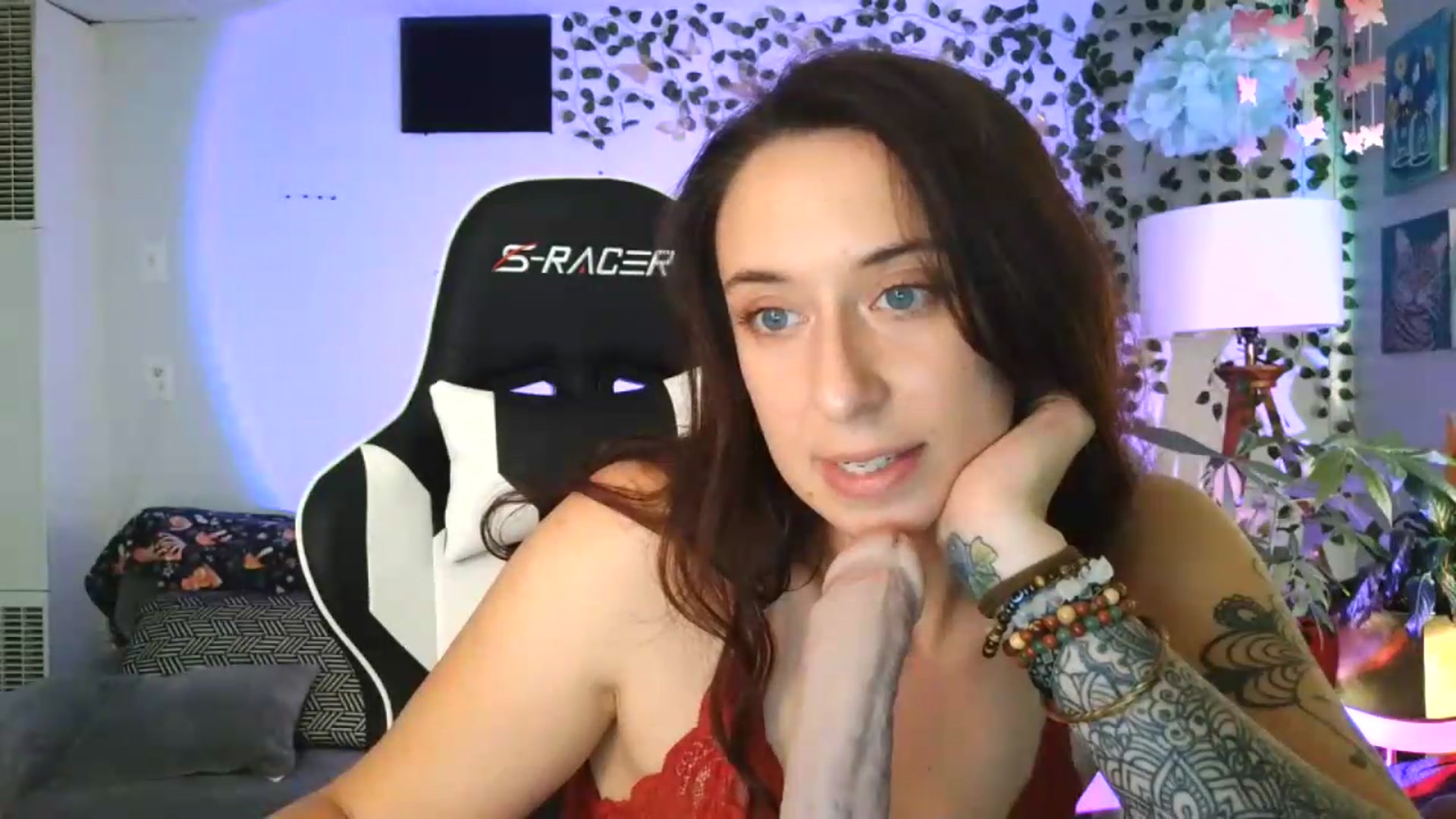 Gallery image thumbnail from Honey_luxxx's myfreecams stream on, 09/01/2026, 20:40 image 2 of 20