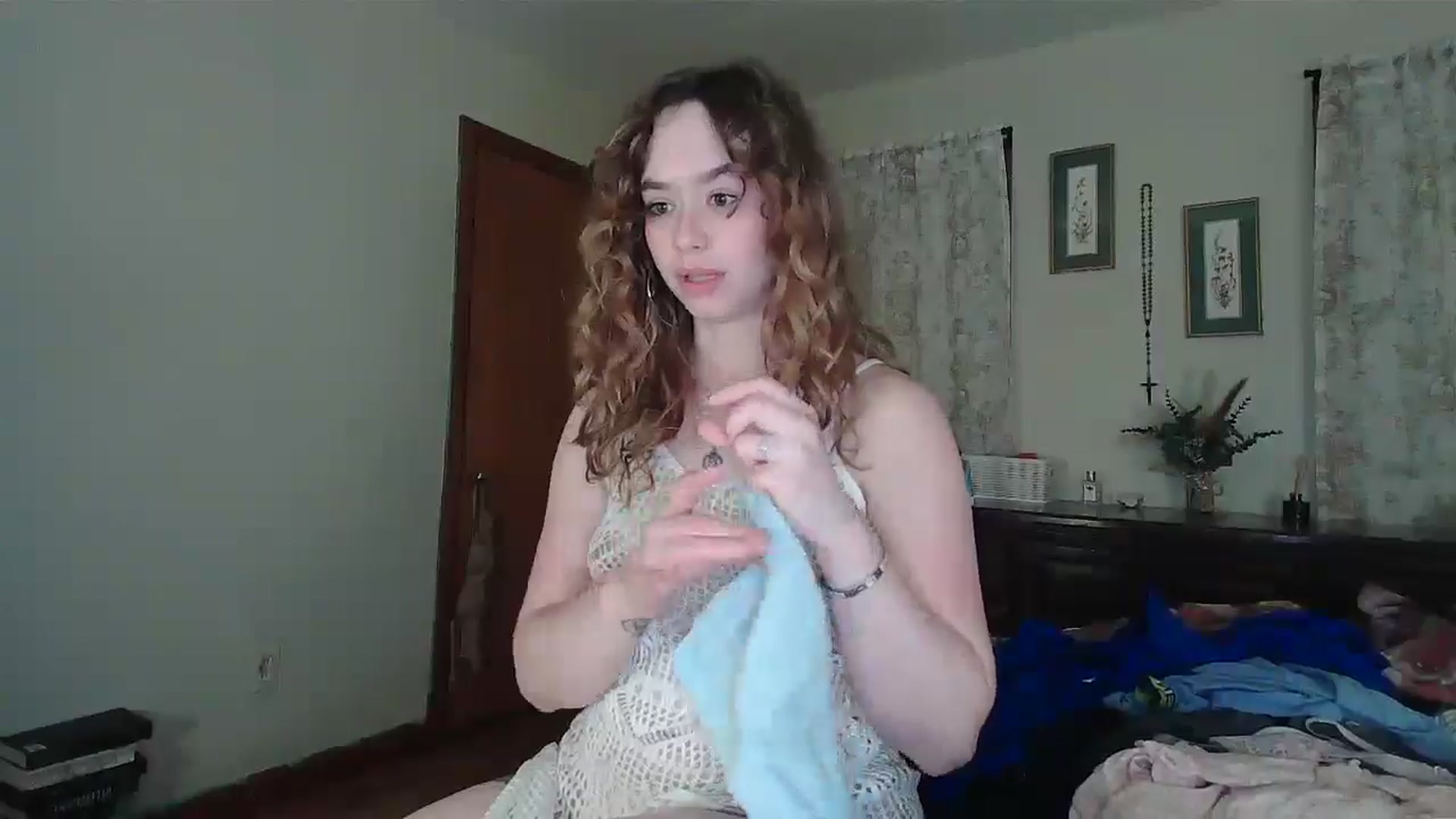 Gallery image thumbnail from Honeyandroses's myfreecams stream on, 06/08/2024, 02:42 image 13 of 20