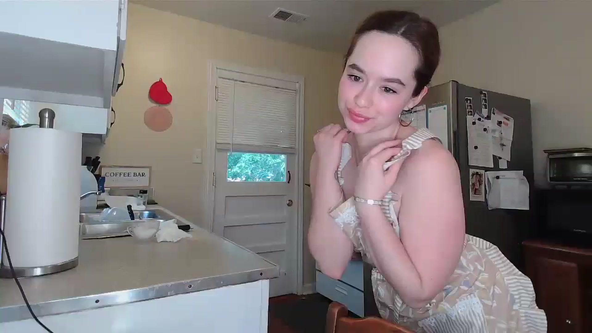 Gallery image thumbnail from Honeyandroses's myfreecams stream on, 06/10/2024, 23:55 image 1 of 20