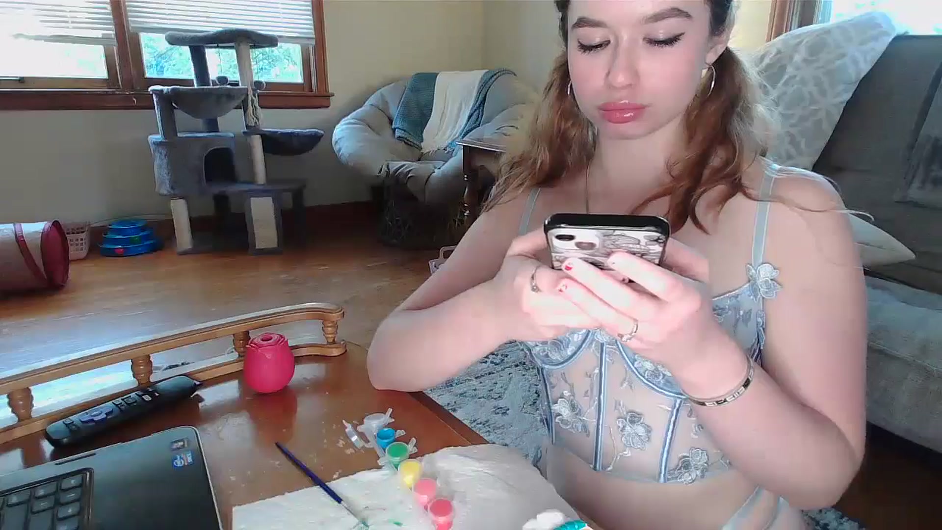 Gallery image thumbnail from Honeyandroses's myfreecams stream on, 06/12/2024, 24:22 image 9 of 20