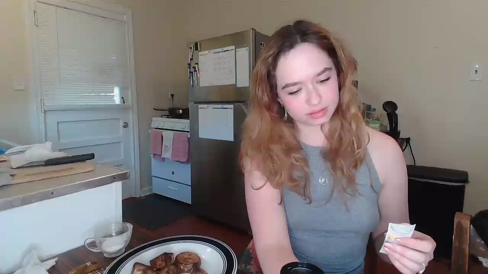 Gallery image thumbnail from Honeyandroses's myfreecams stream on, 06/16/2024, 01:00 image 16 of 20