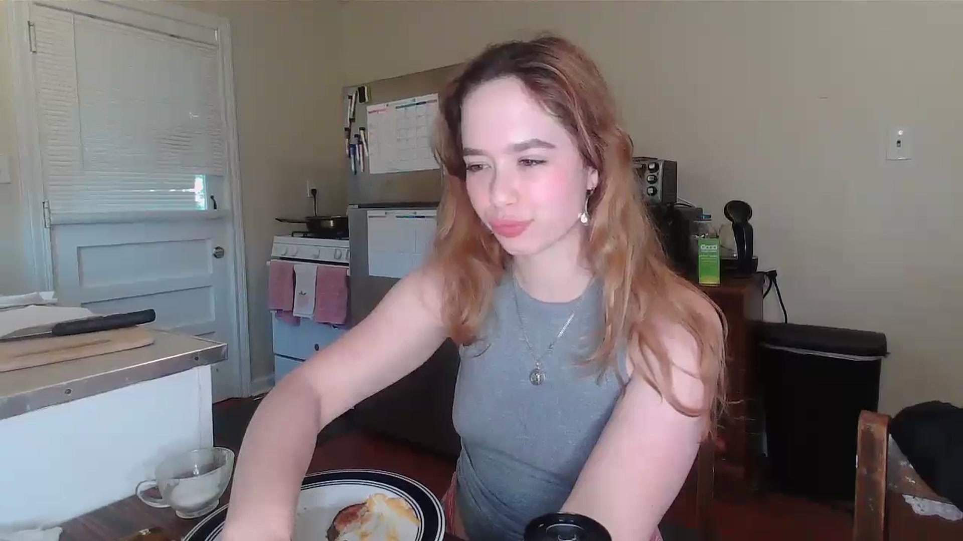 Gallery image thumbnail from Honeyandroses's myfreecams stream on, 06/16/2024, 01:00 image 17 of 20