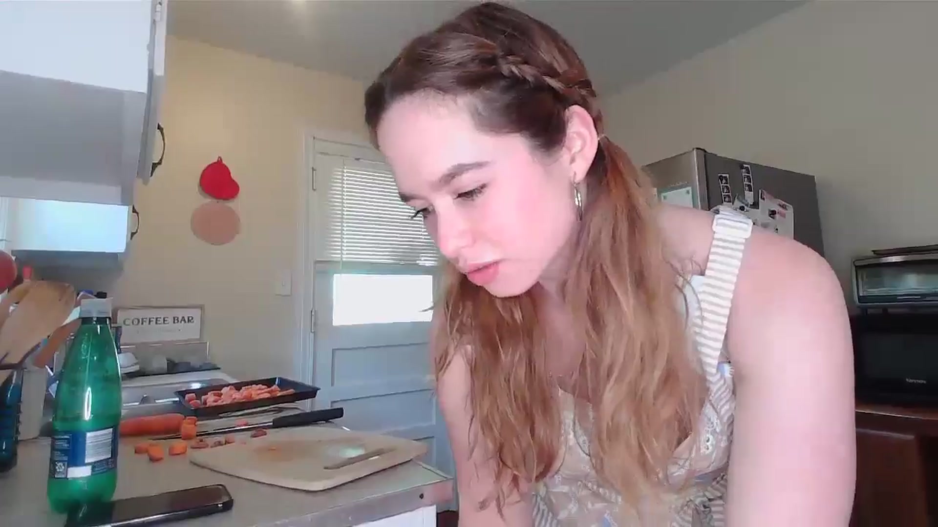 Gallery image thumbnail from Honeyandroses's myfreecams stream on, 06/17/2024, 22:42 image 6 of 20