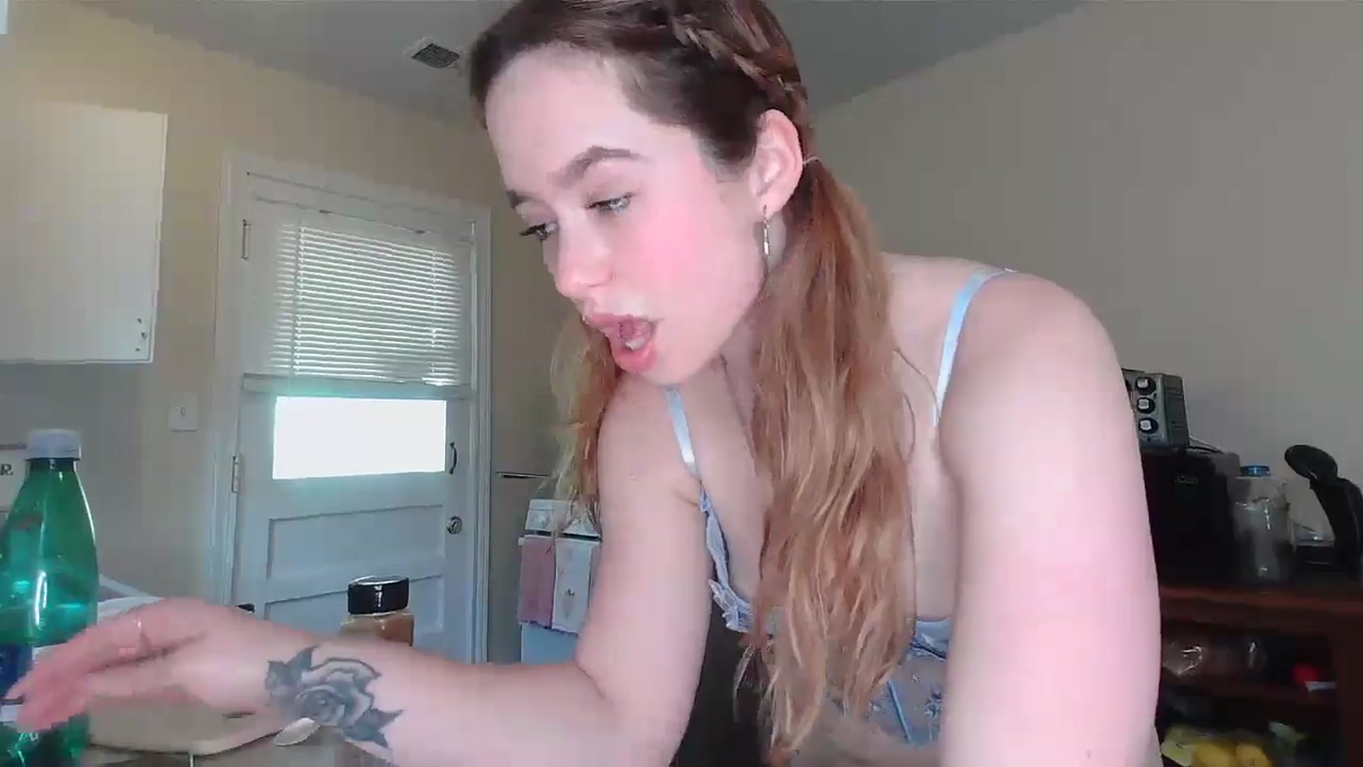 Gallery image thumbnail from Honeyandroses's myfreecams stream on, 06/17/2024, 22:42 image 19 of 20