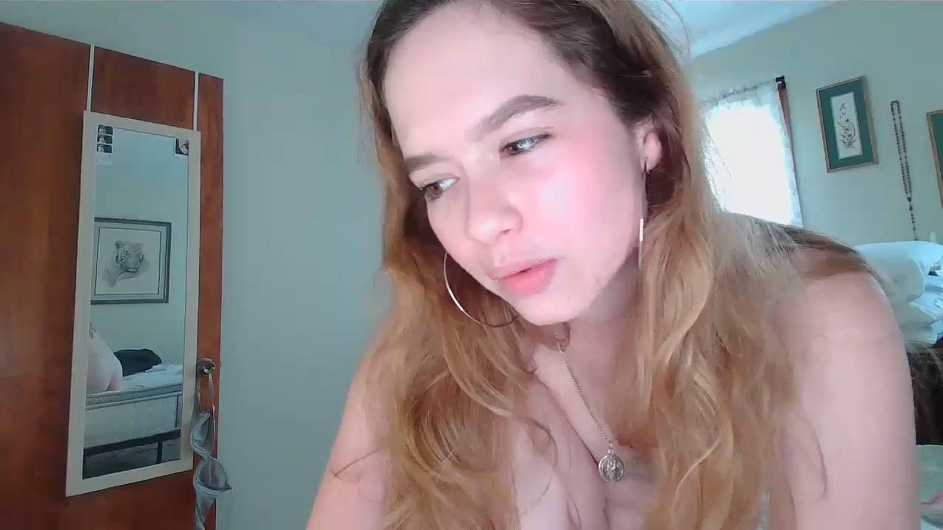 Gallery image thumbnail from Honeyandroses's myfreecams stream on, 06/22/2024, 20:51 image 16 of 20