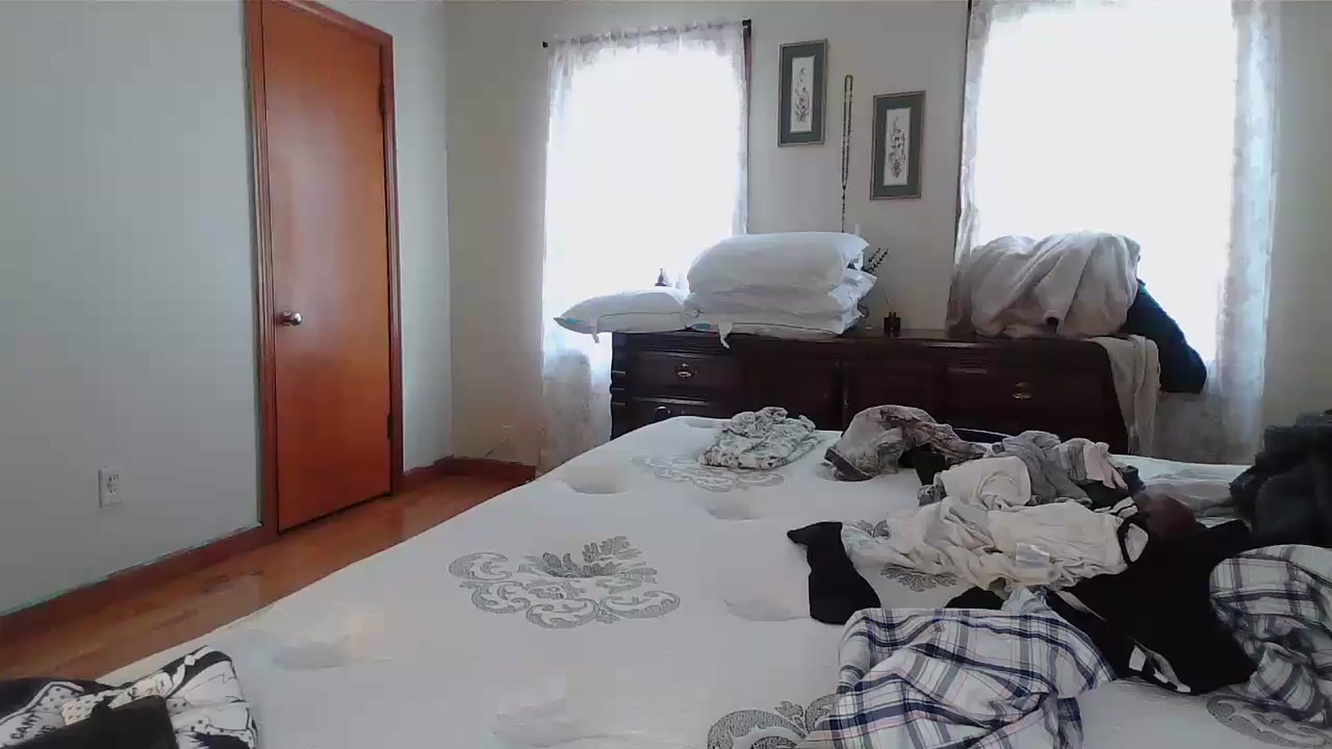 Gallery image thumbnail from Honeyandroses's myfreecams stream on, 06/22/2024, 20:51 image 1 of 20