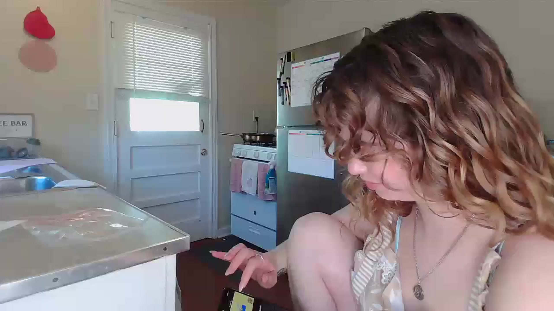 Gallery image thumbnail from Honeyandroses's myfreecams stream on, 06/24/2024, 21:58 image 4 of 20