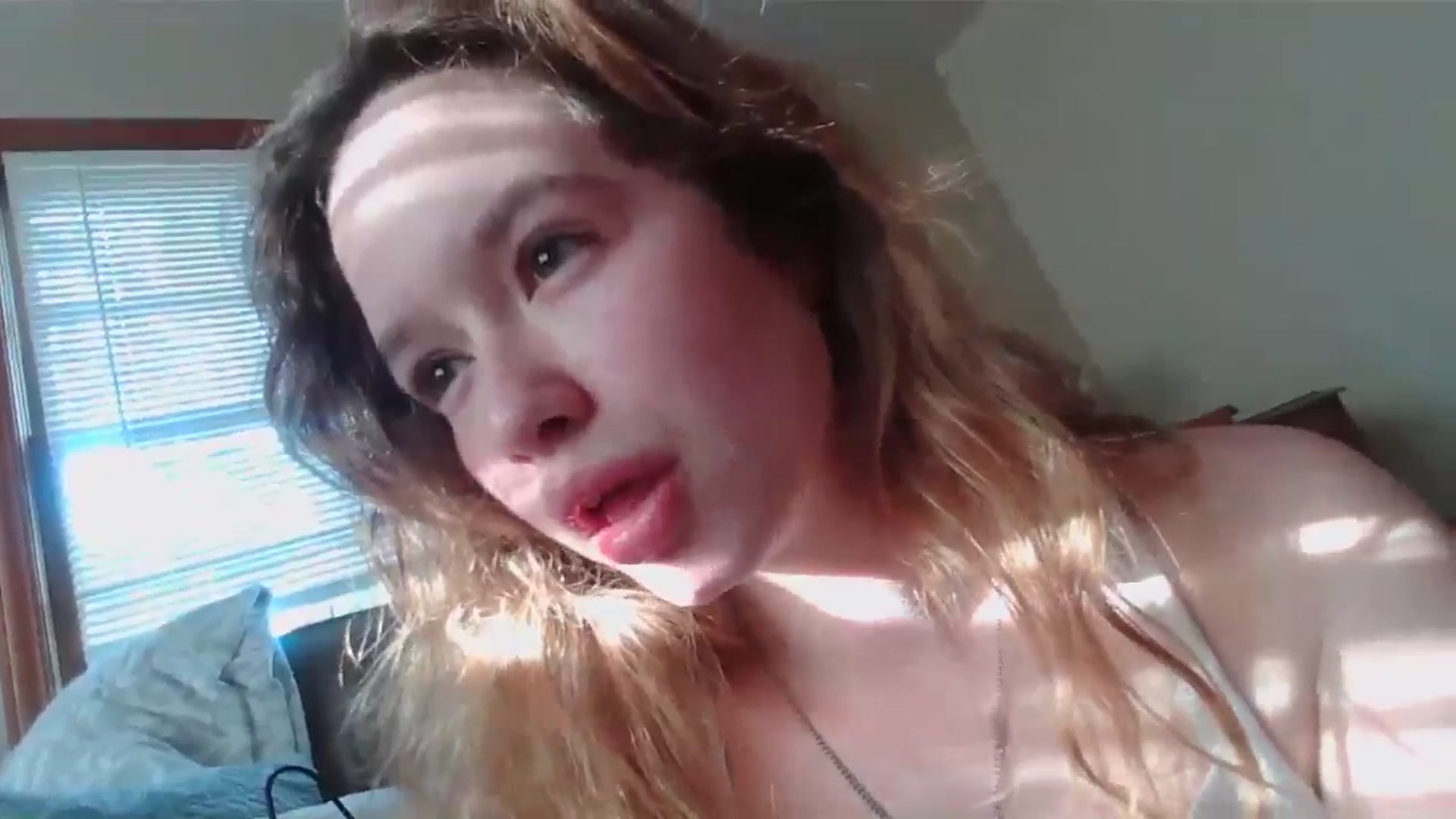 Gallery image thumbnail from Honeyandroses's myfreecams stream on, 06/27/2024, 23:49 image 13 of 20