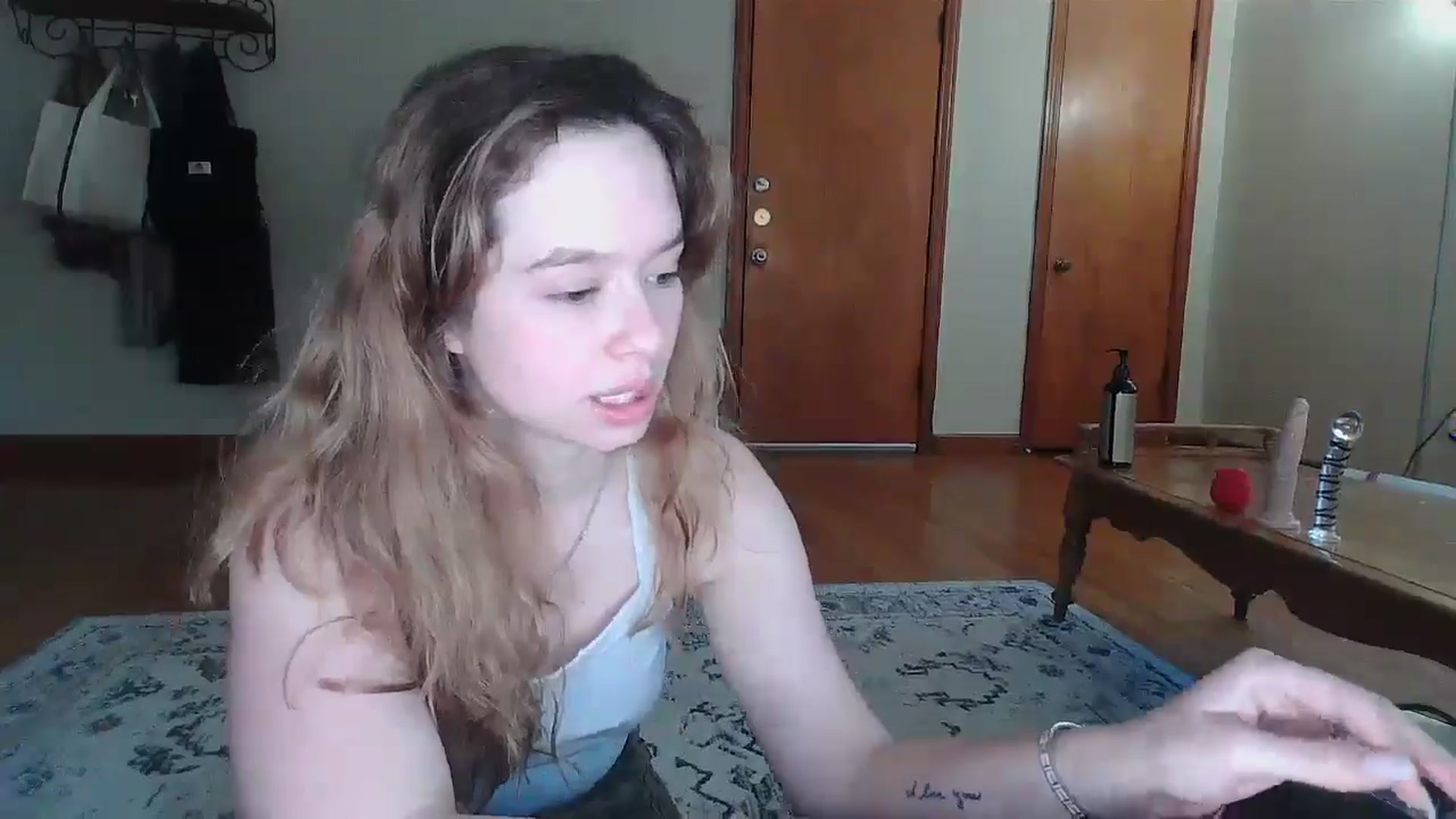 Gallery image thumbnail from Honeyandroses's myfreecams stream on, 06/28/2024, 01:01 image 15 of 20