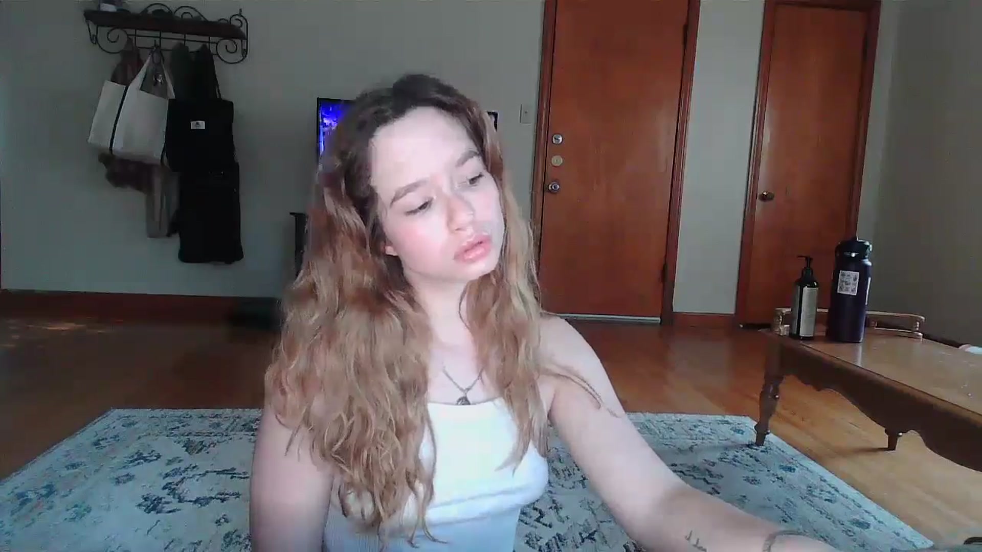 Gallery image thumbnail from Honeyandroses's myfreecams stream on, 06/28/2024, 01:01 image 3 of 20