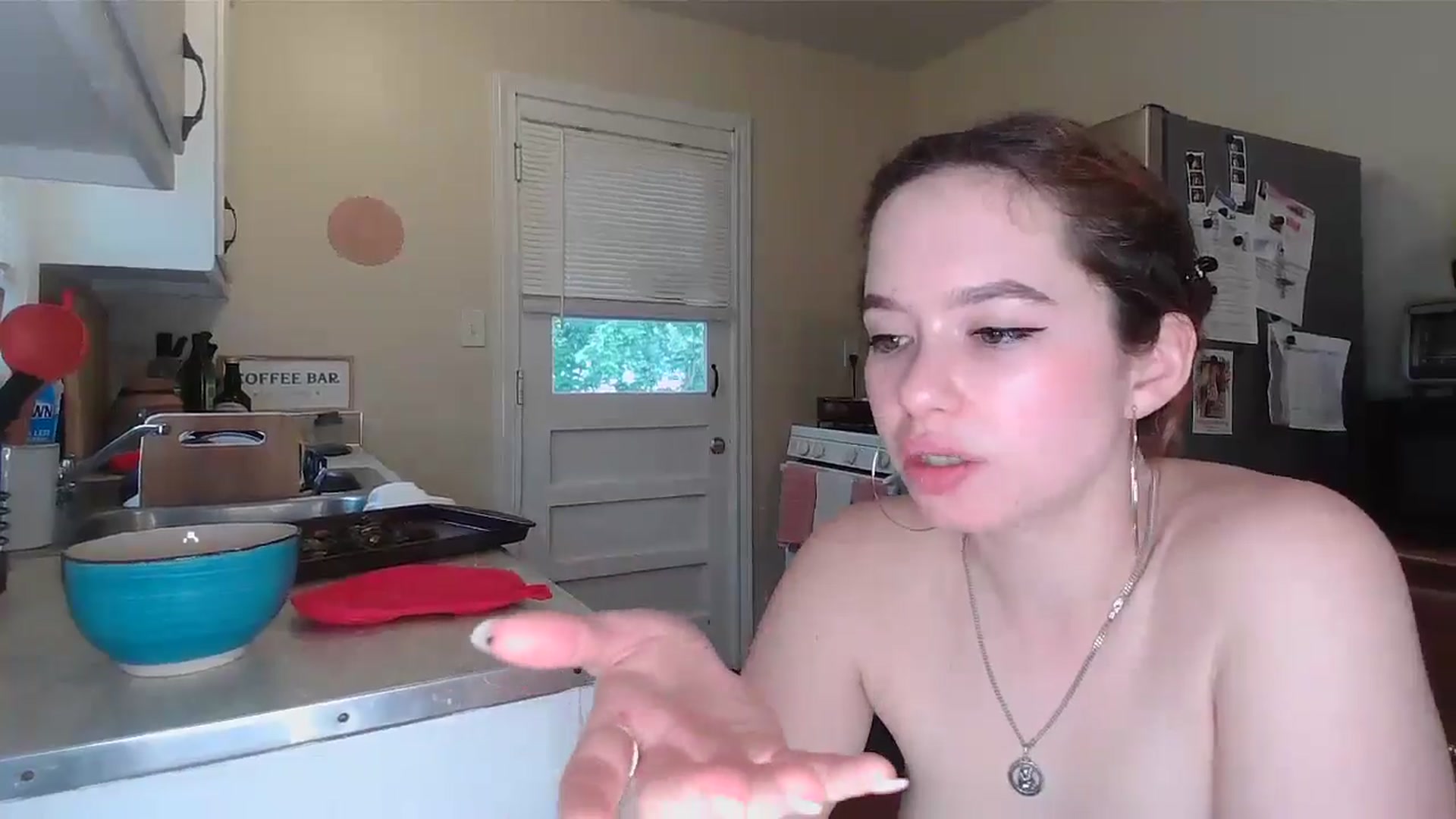 Gallery image thumbnail from Honeyandroses's myfreecams stream on, 06/30/2024, 24:01 image 14 of 20