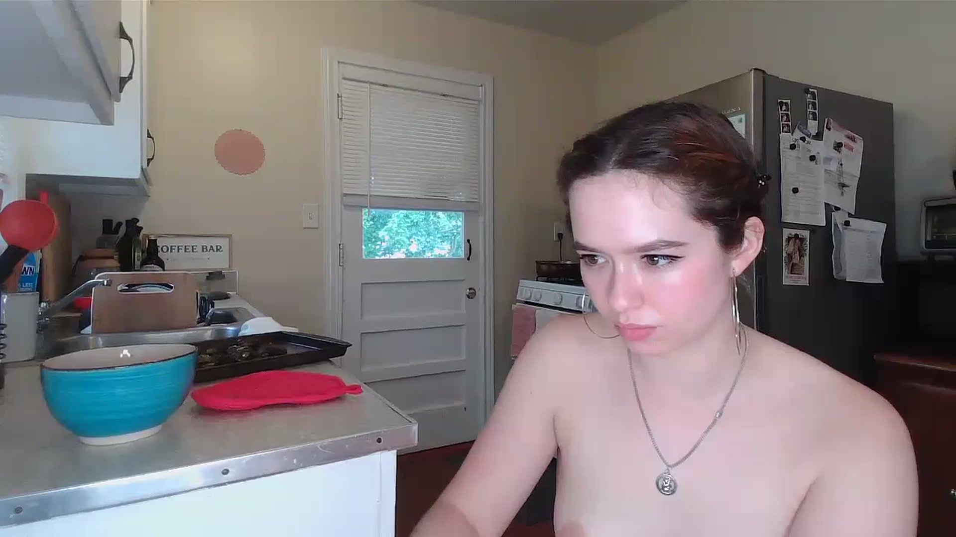 Gallery image thumbnail from Honeyandroses's myfreecams stream on, 06/30/2024, 24:01 image 18 of 20