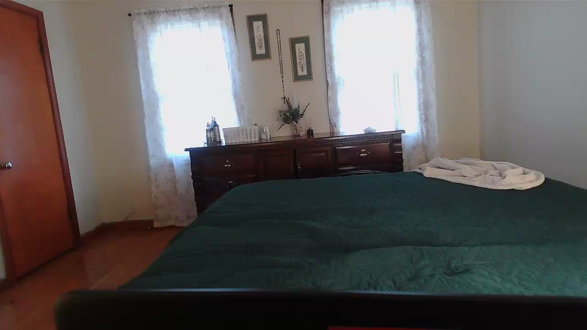 Gallery image thumbnail from Honeyandroses's myfreecams stream on, 07/07/2024, 24:21 image 18 of 20